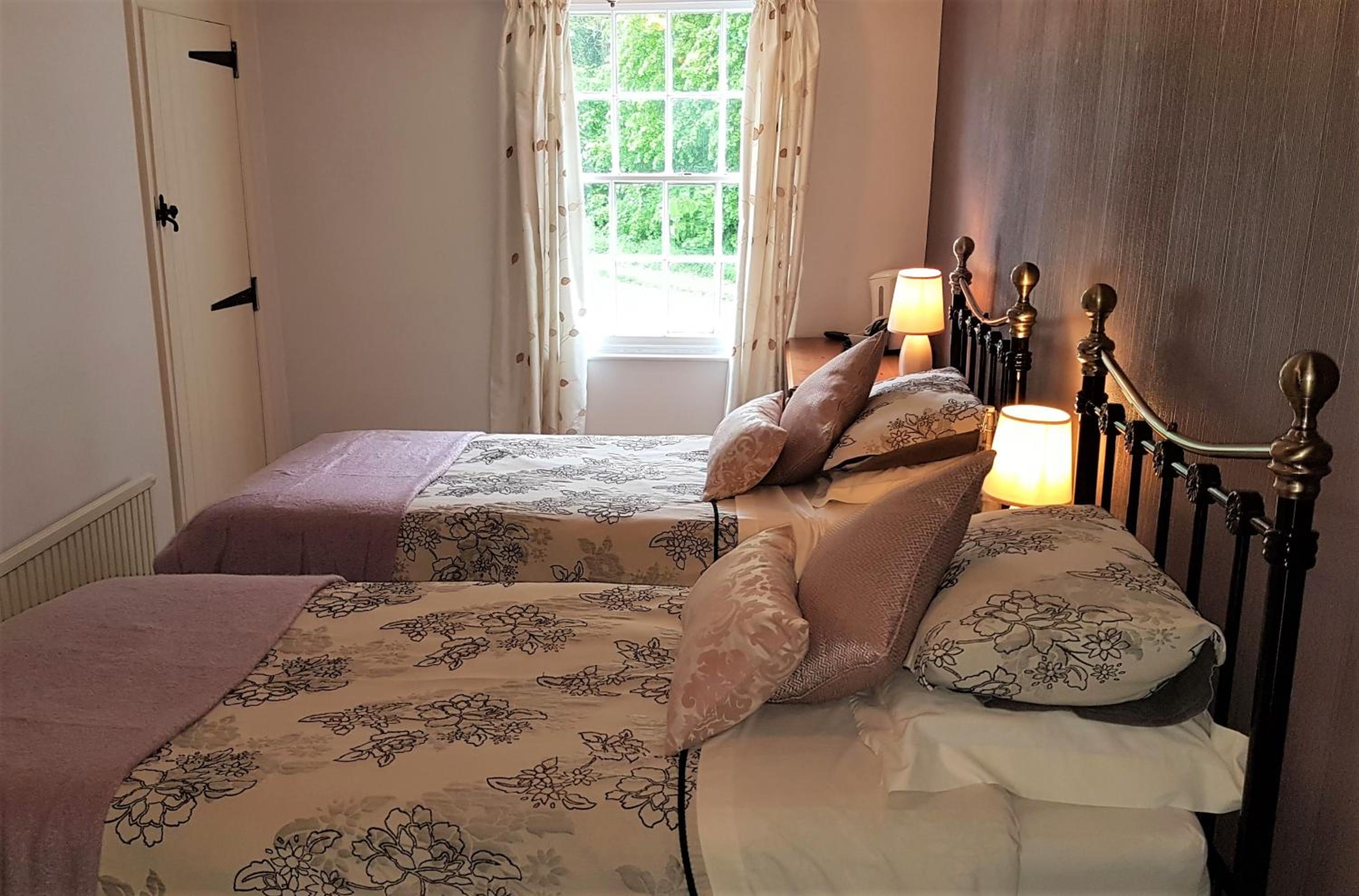 Double or Twin Room - Photo 2
