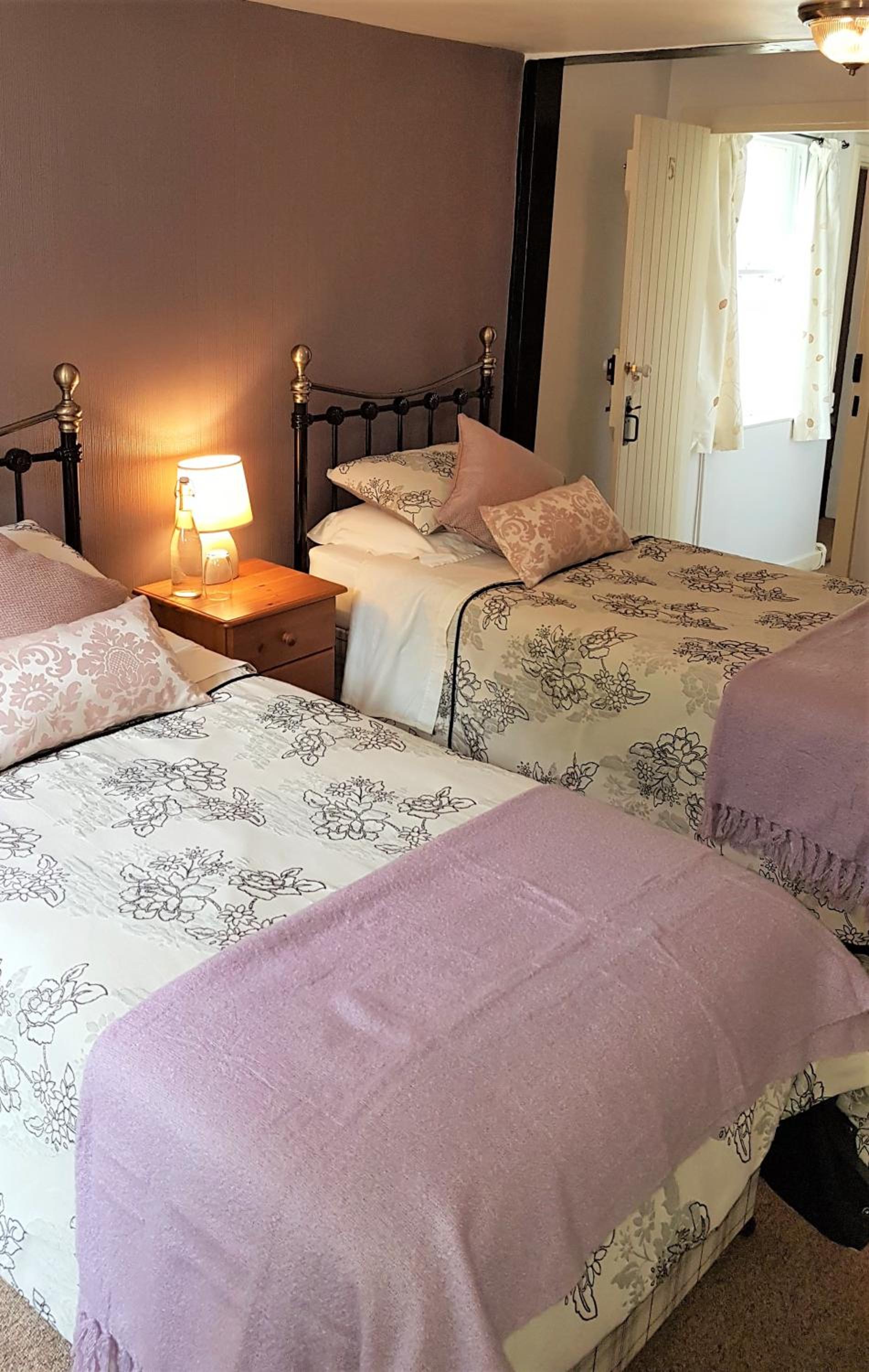 Double or Twin Room - Photo 1