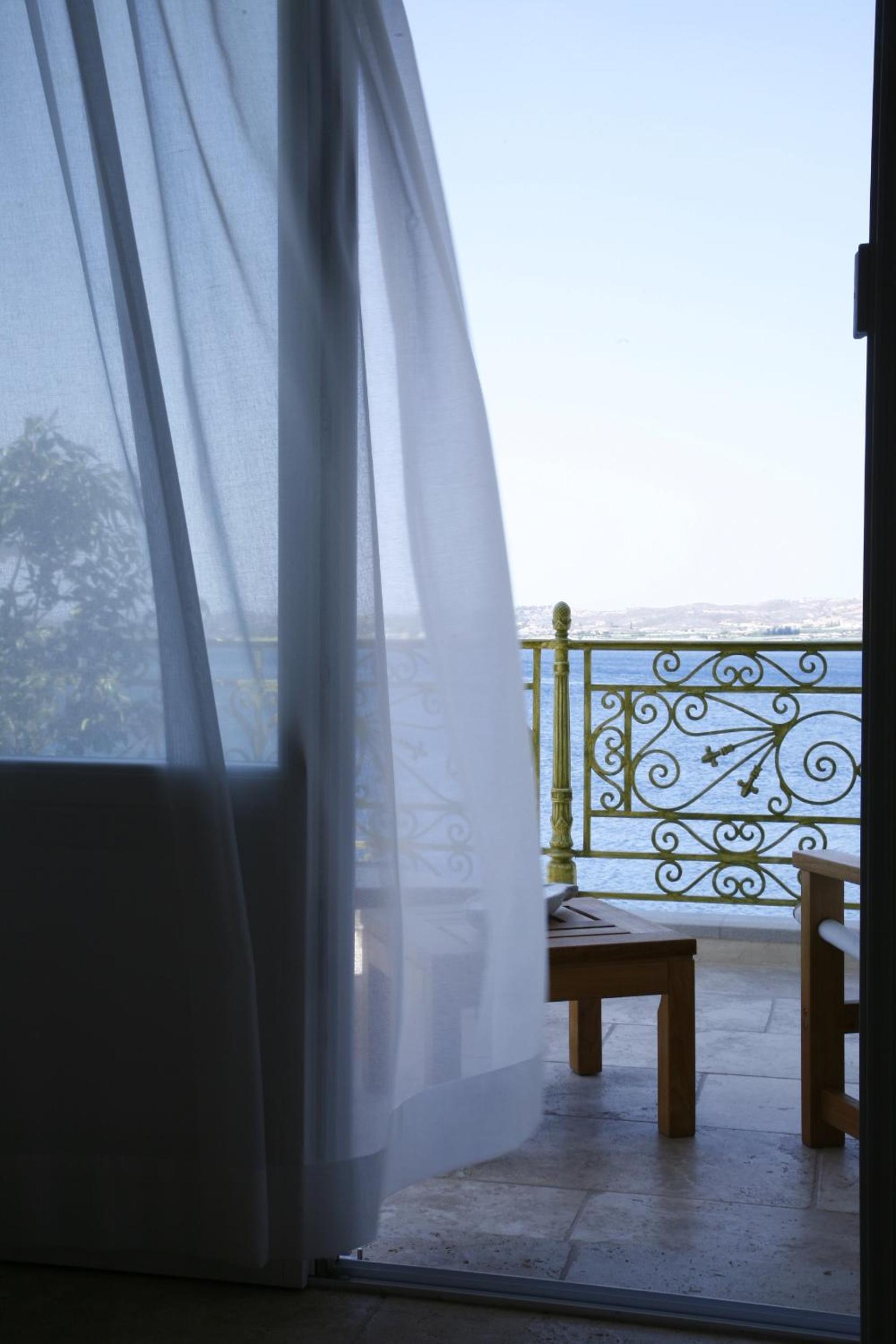 Deluxe Double Room with Sea View photo 1