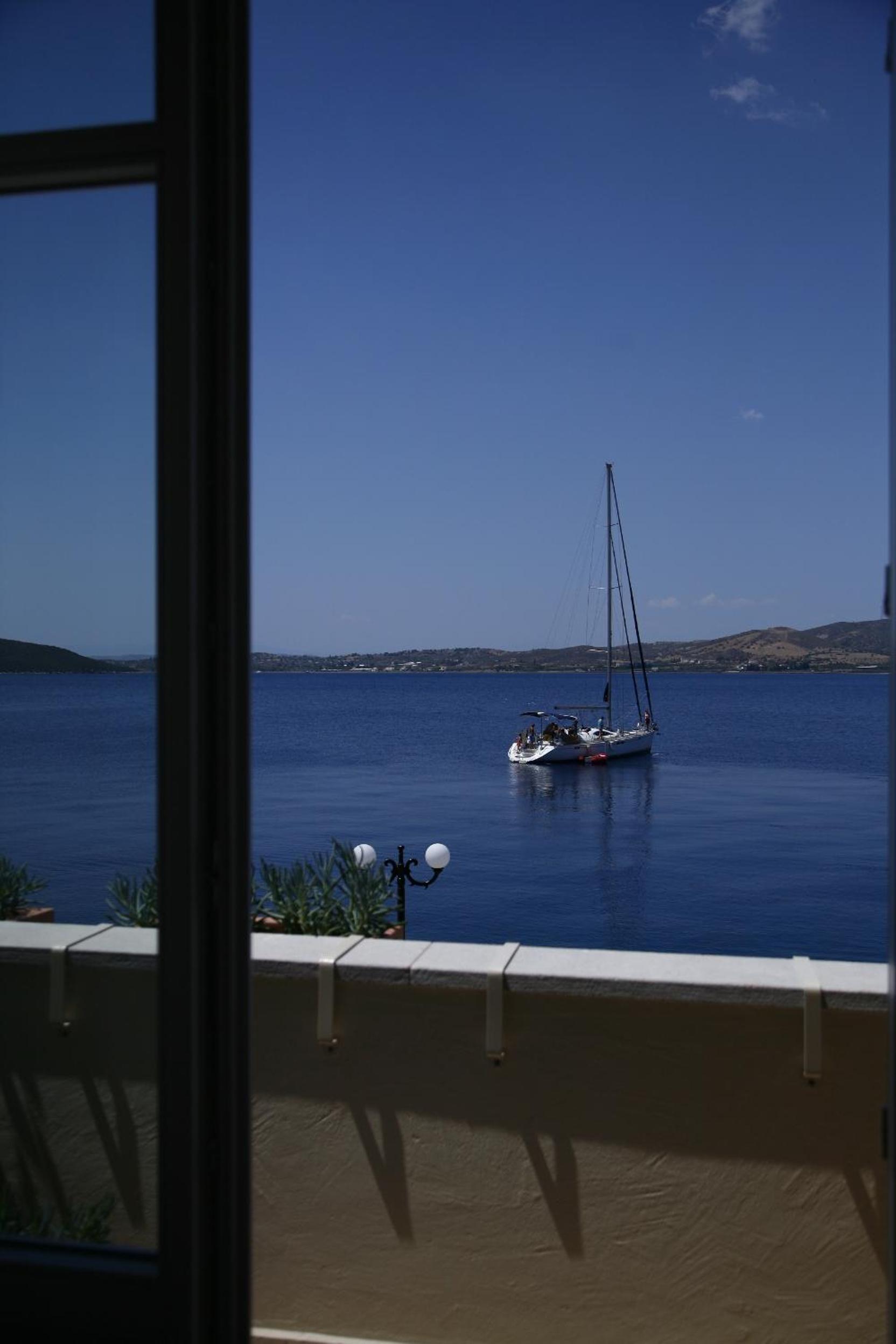 Deluxe Double Room with Sea View photo 3