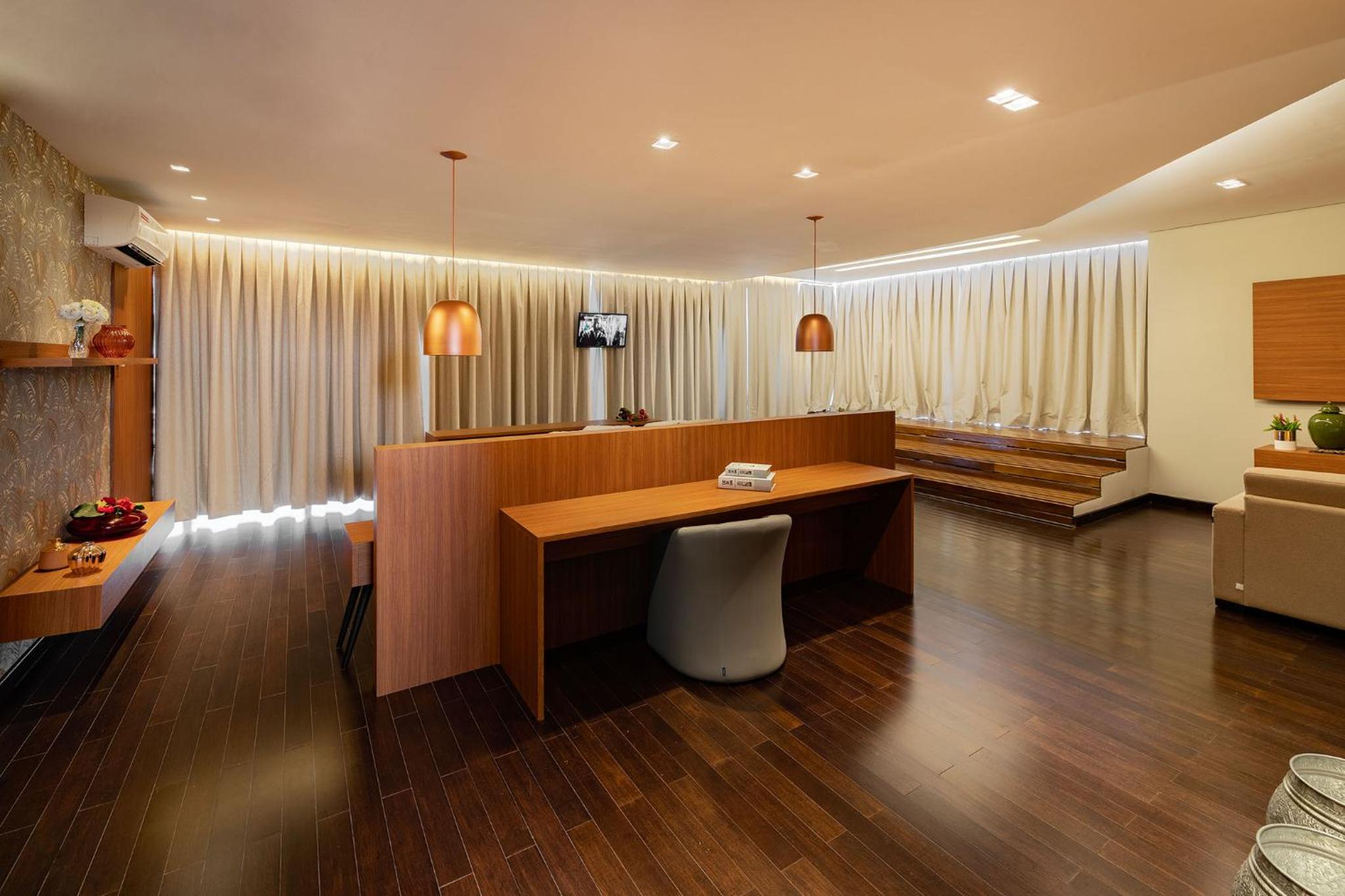 Presidential King Suite - Non-Smoking photo 2