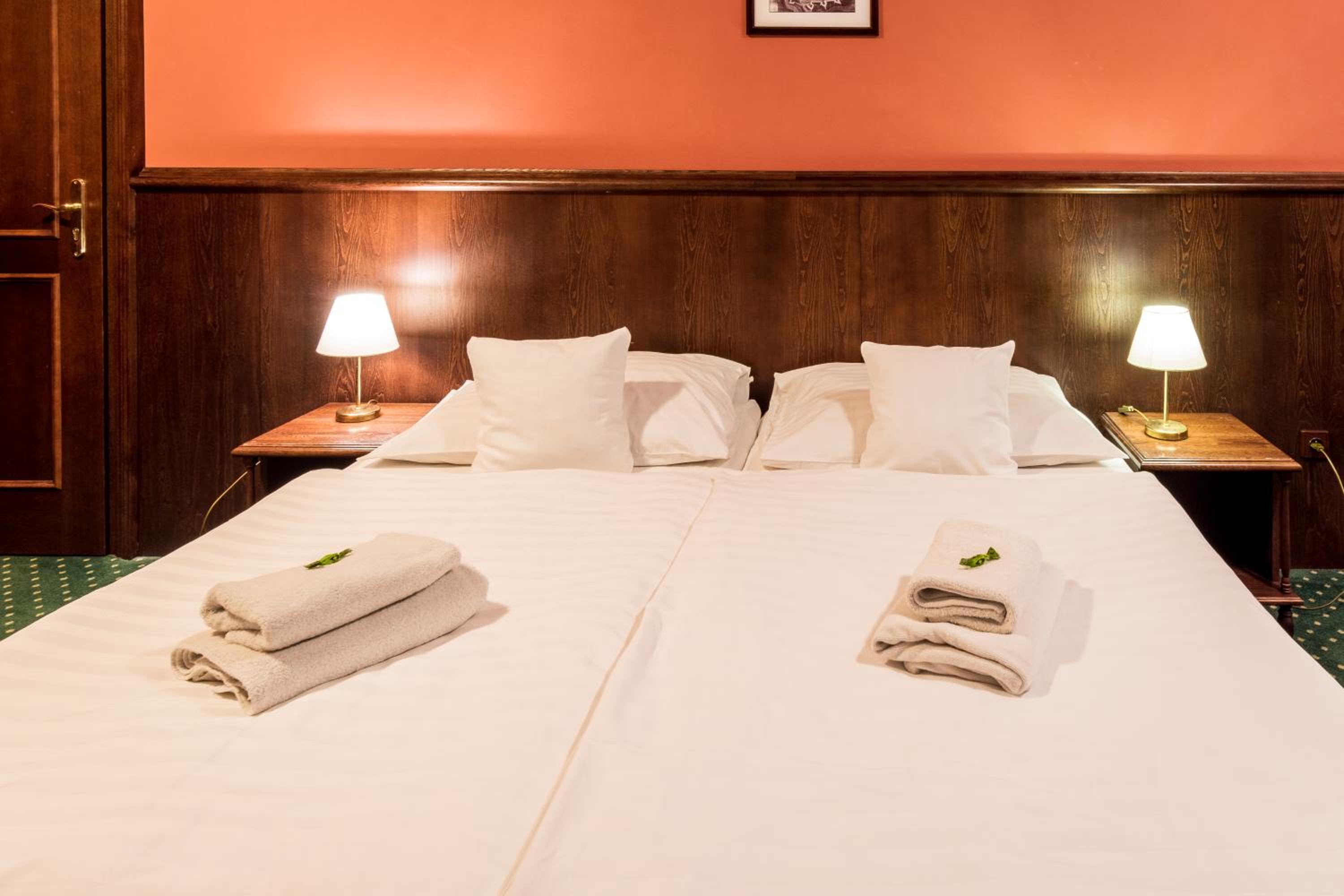 Double Room - Disability Access photo 2