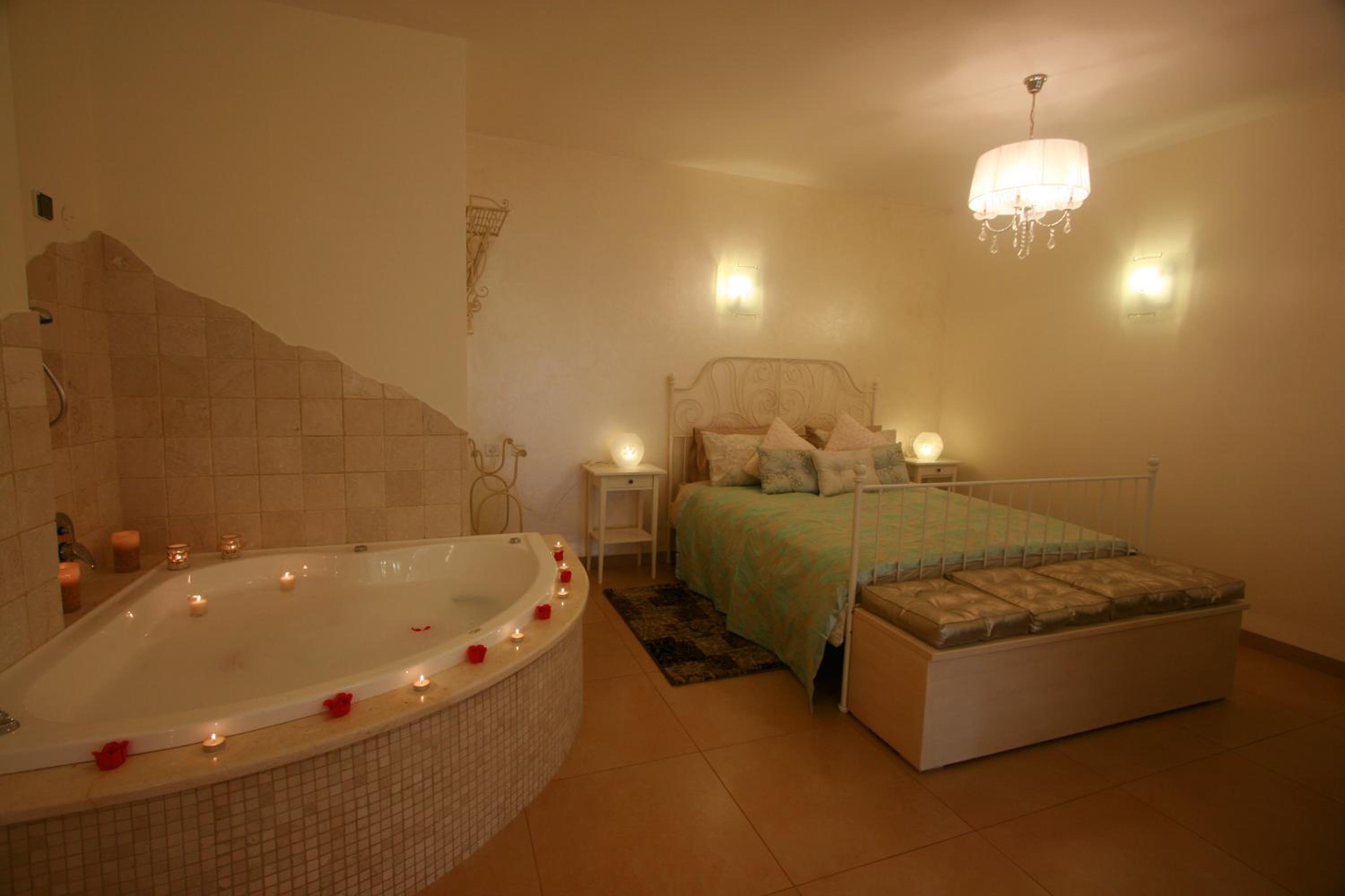 Suite with Mountain View - Photo 1