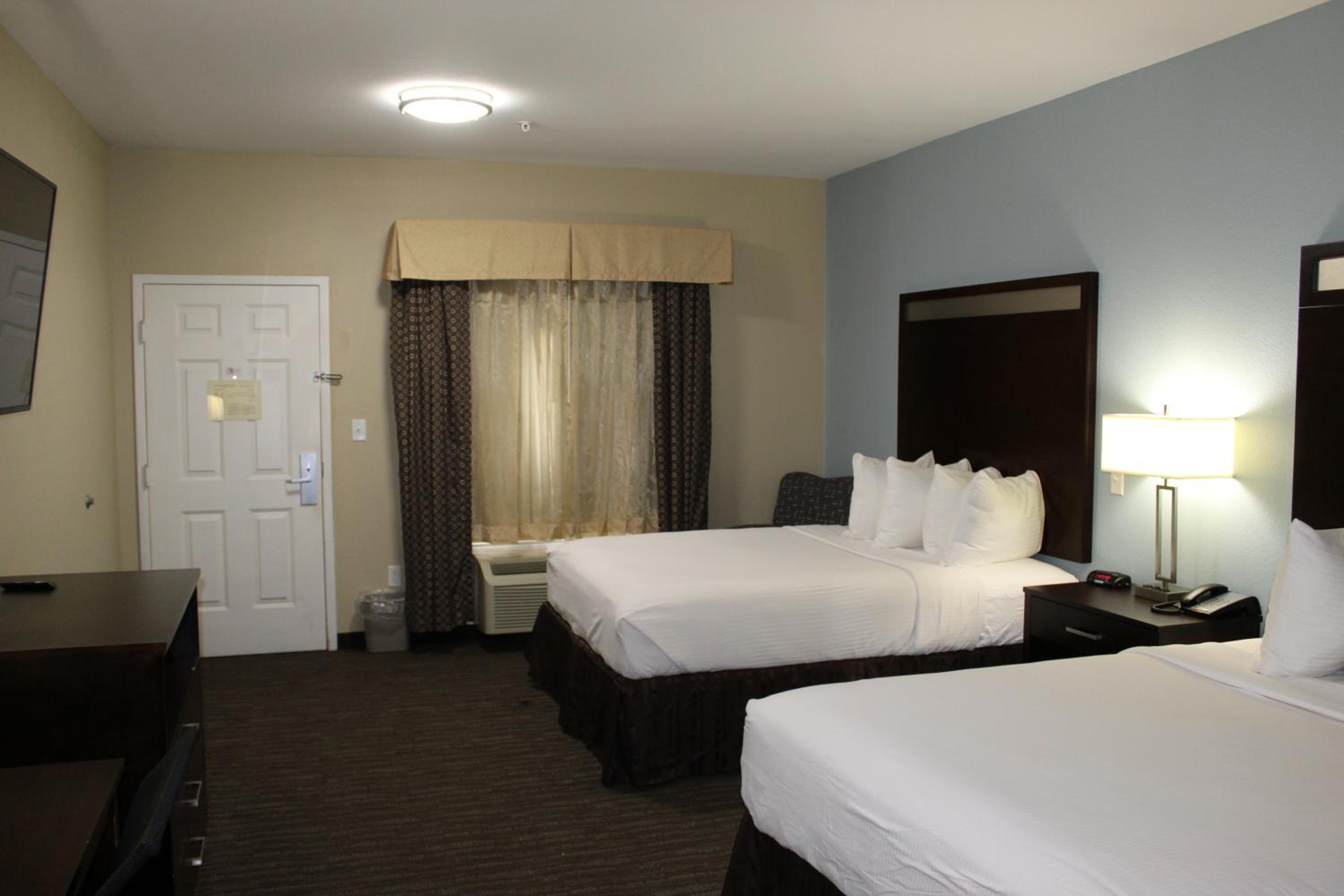 Standard Queen Room photo 3