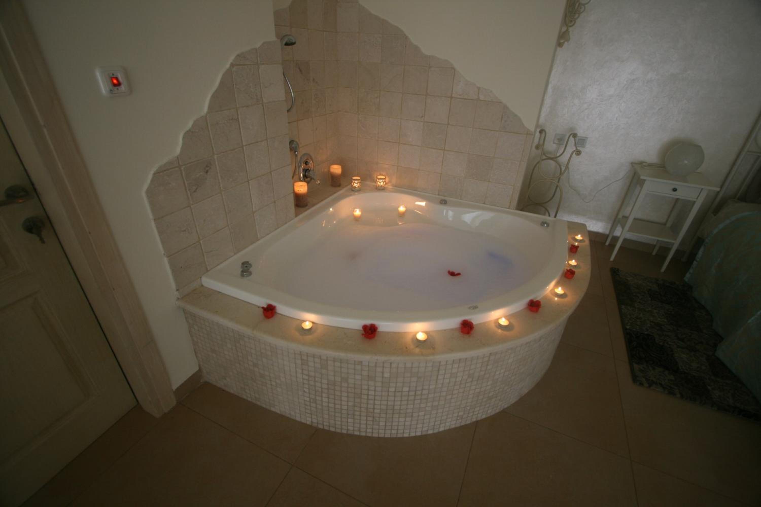 Suite with Mountain View - Photo 8