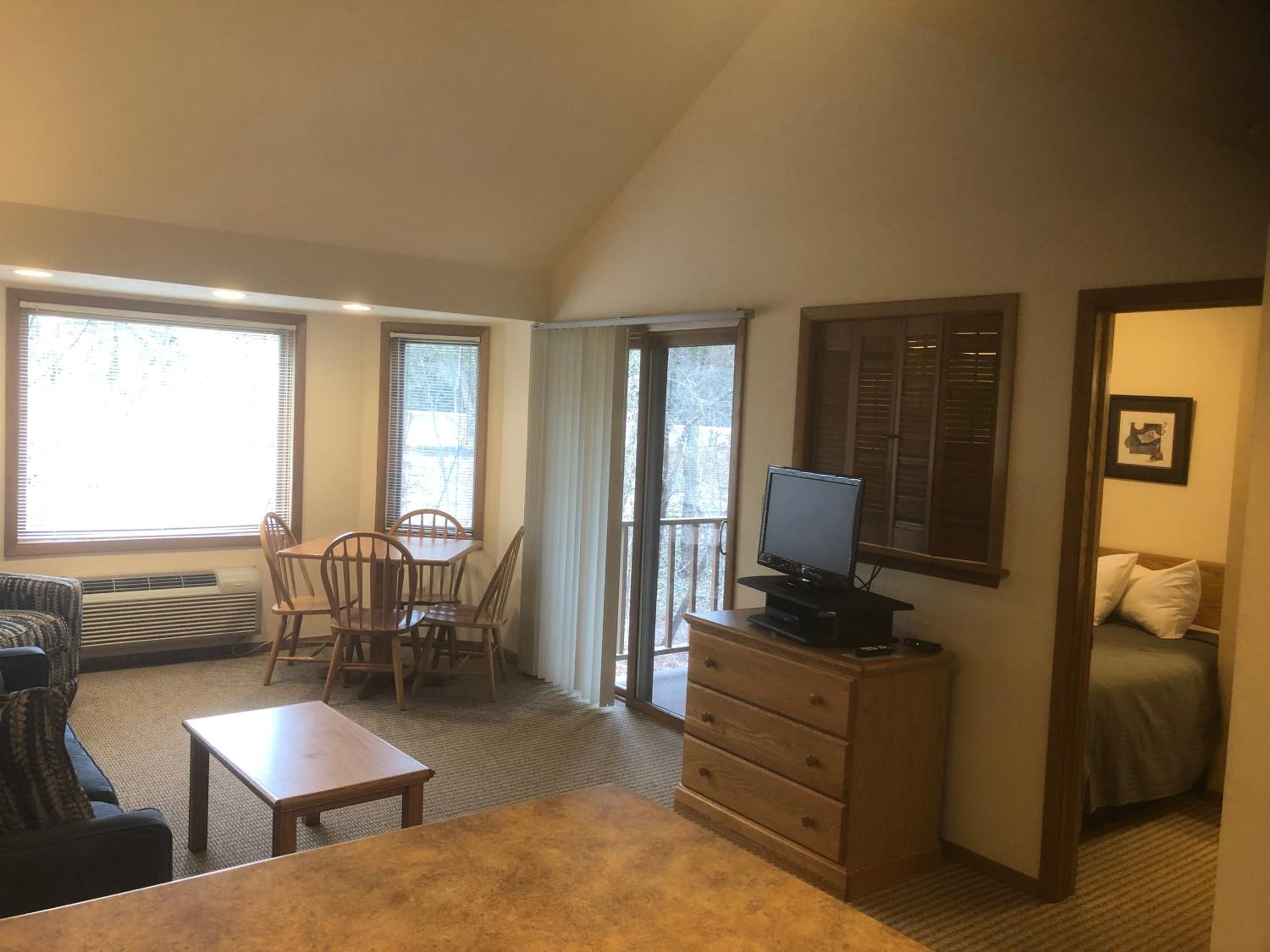 Spinnaker Loft with Two Bathrooms photo 2