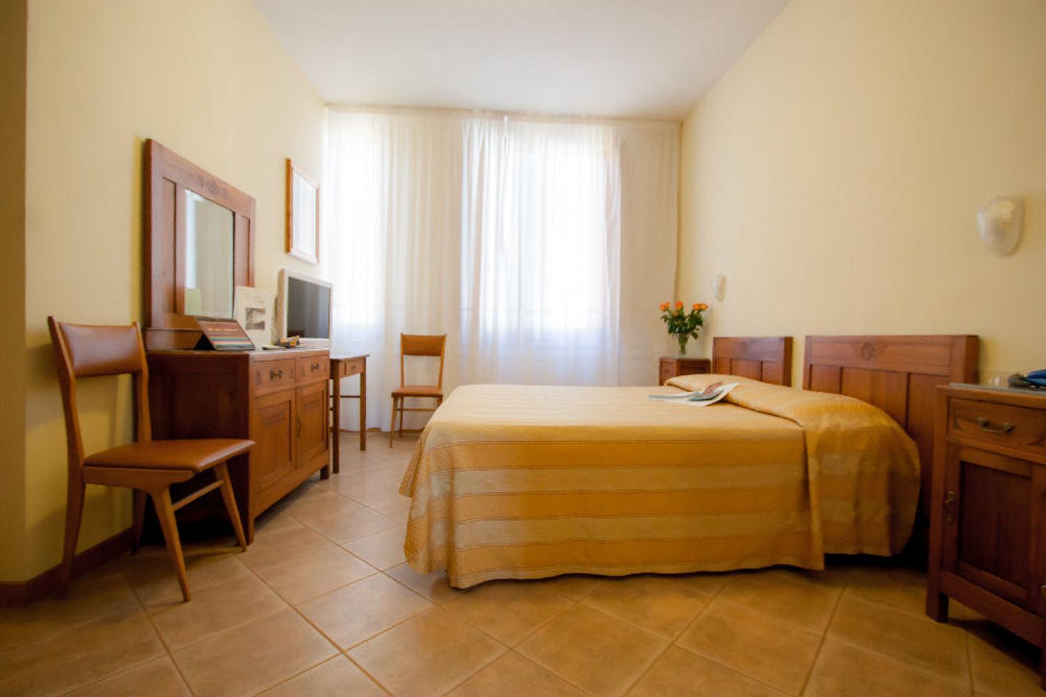 Double or Twin Room - Photo 12
