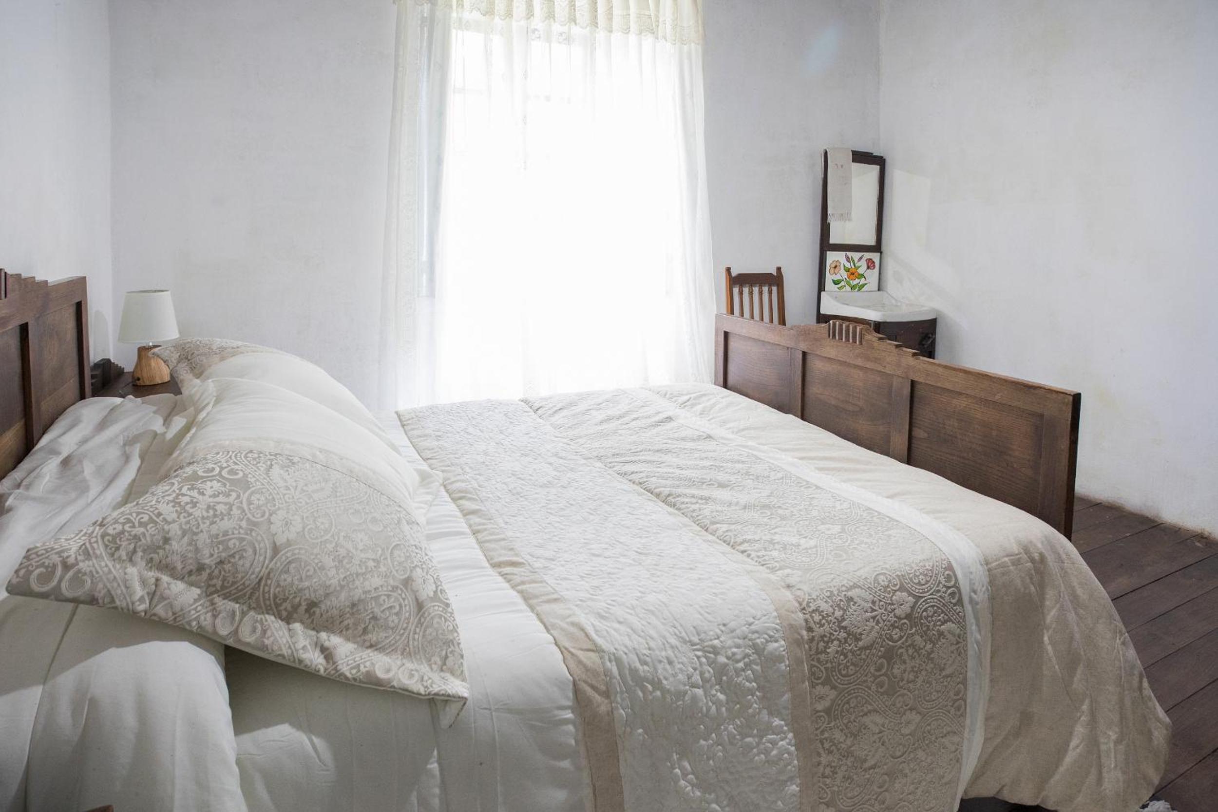 Twin Room - Photo 2