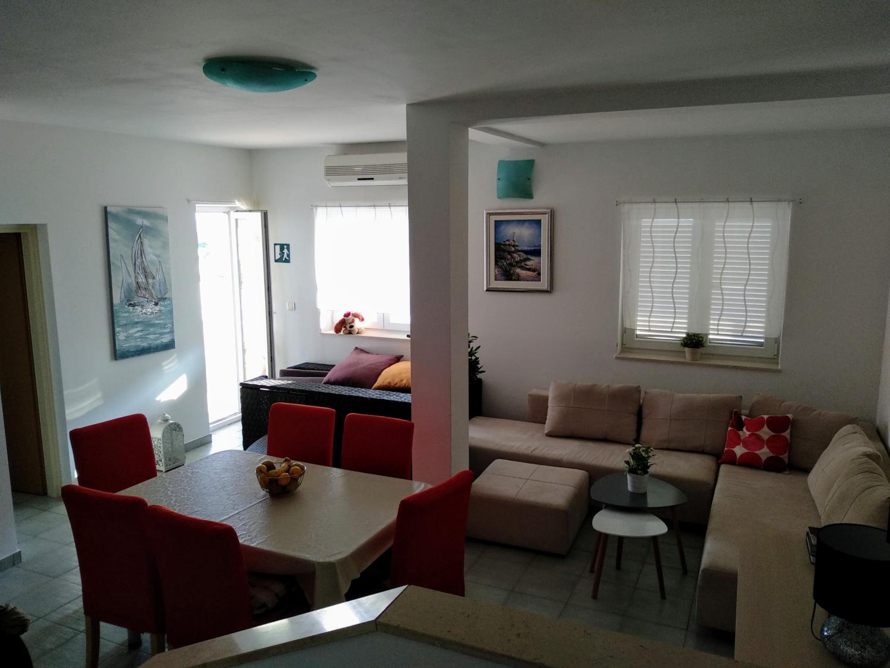 Two-Bedroom Apartment with Terrace and Sea View - Photo 32