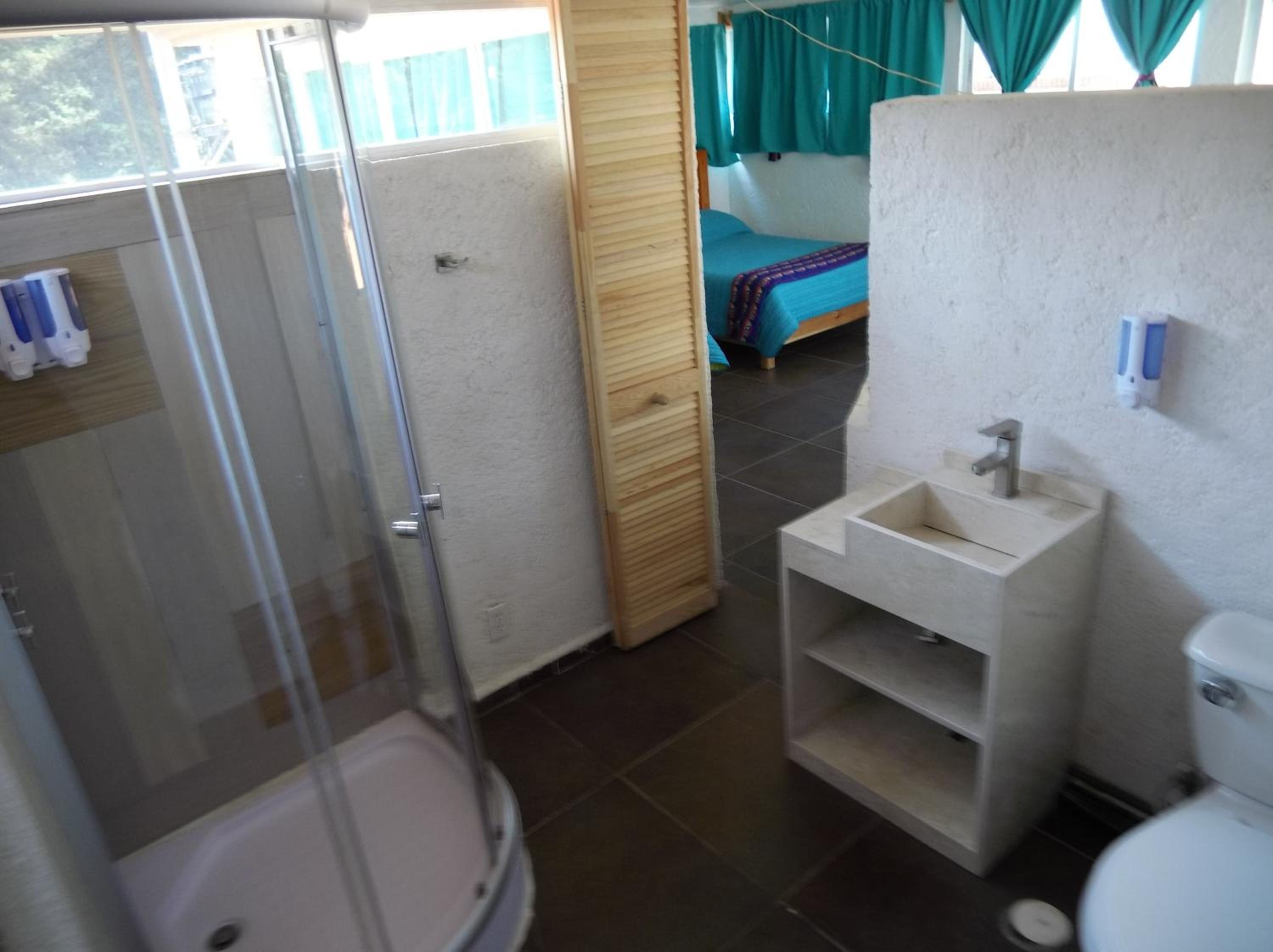 Deluxe Room - Photo 7