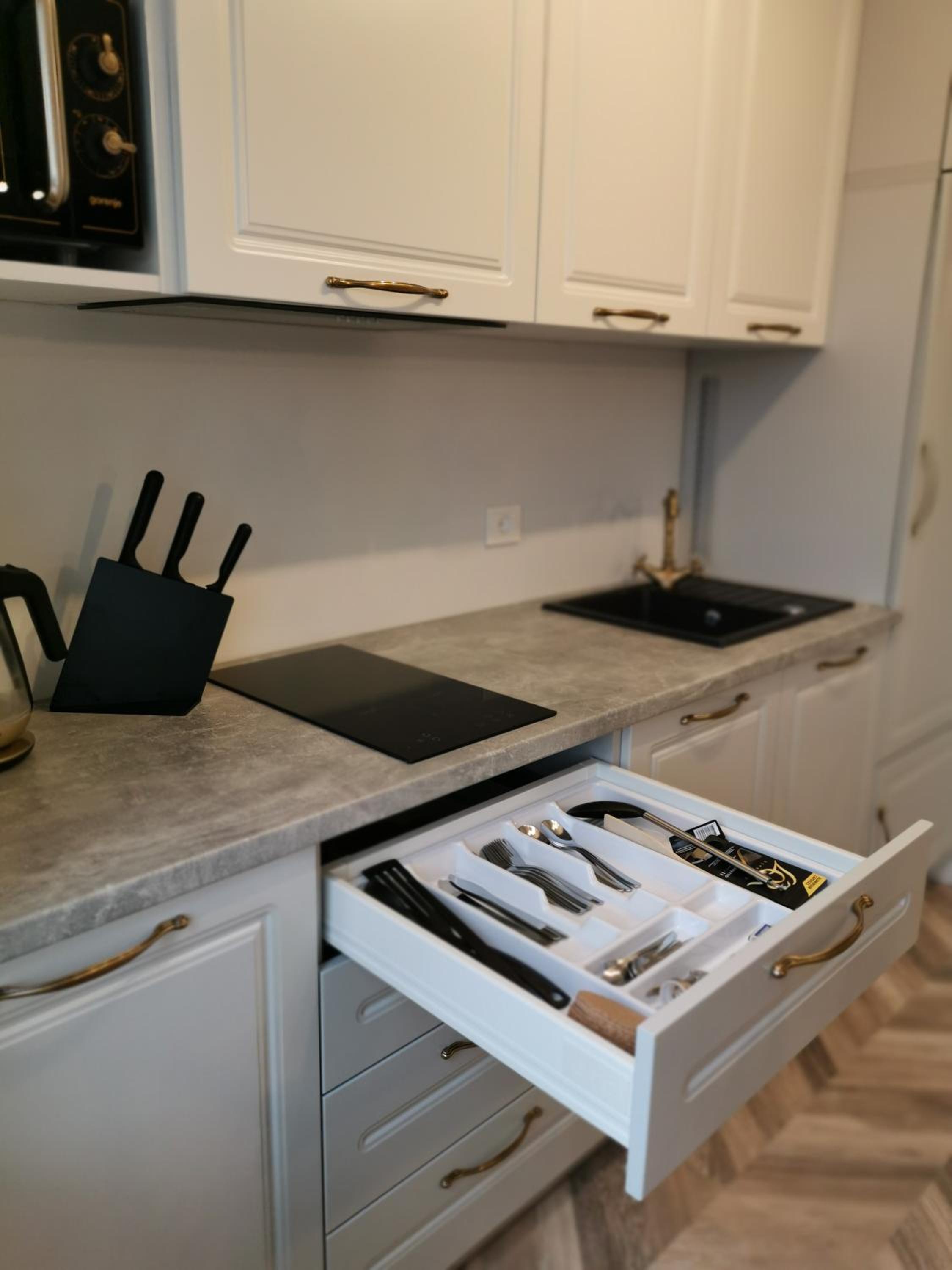 One-Bedroom Apartment - Photo 8