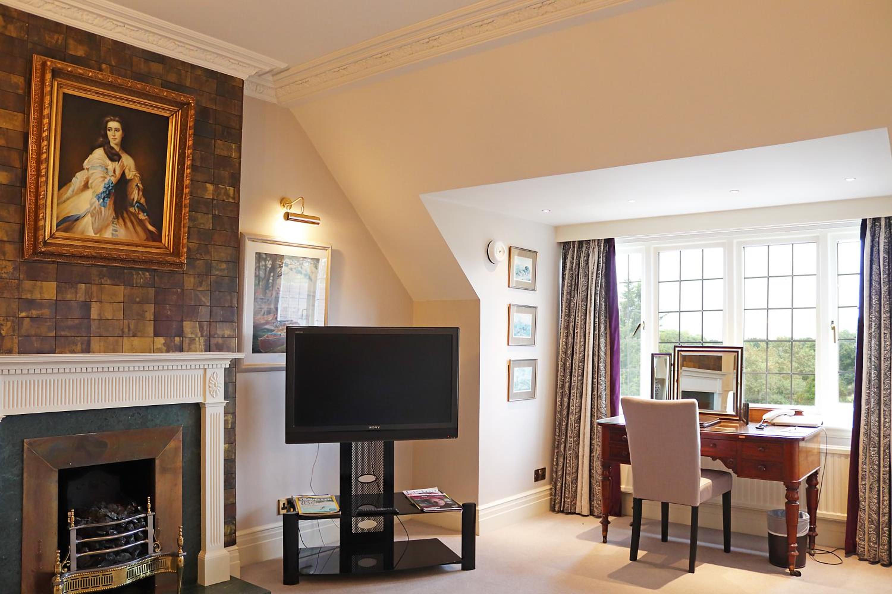 Executive Suite - Photo 3