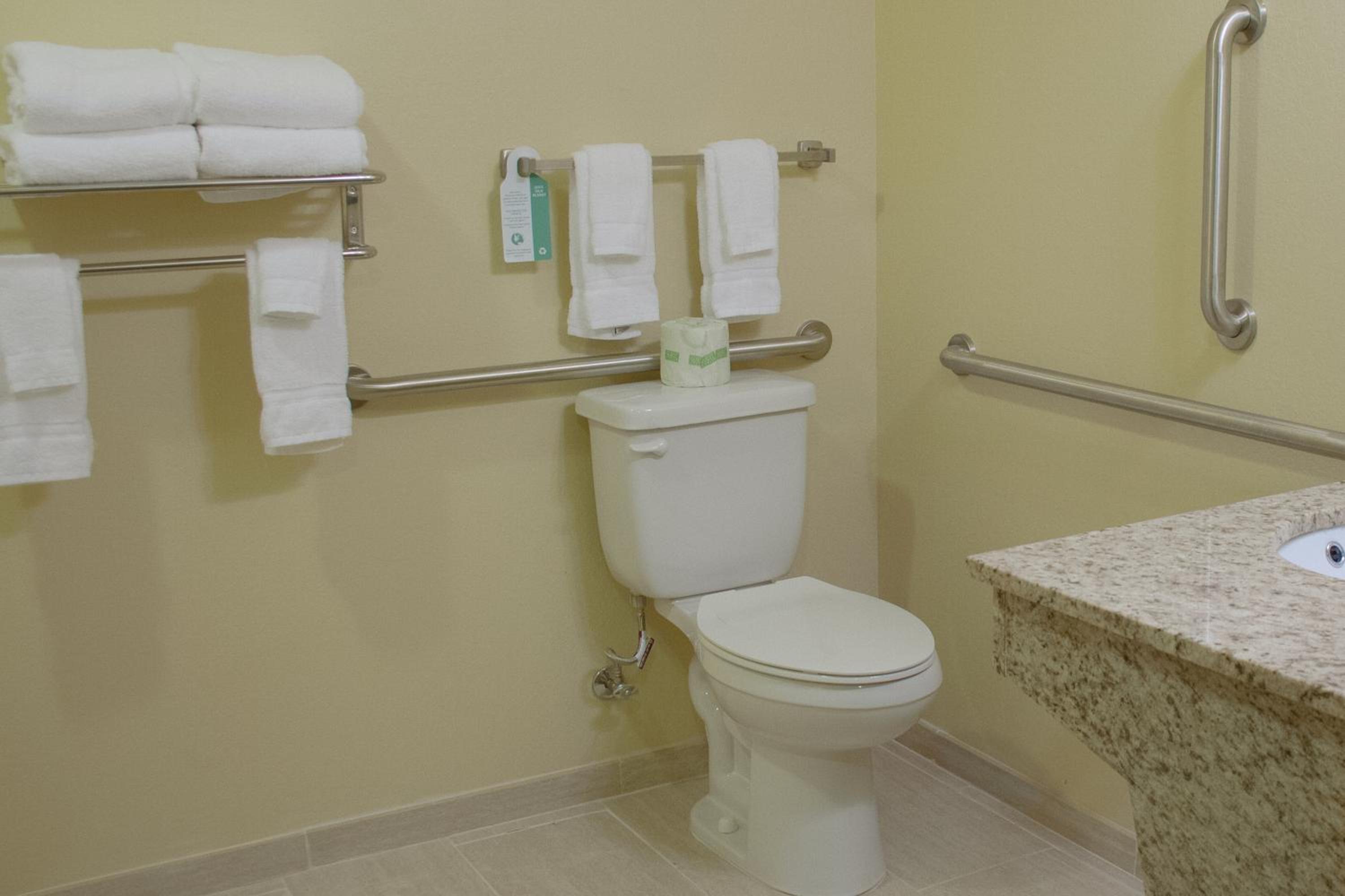 Queen Room - Disability Access photo 2