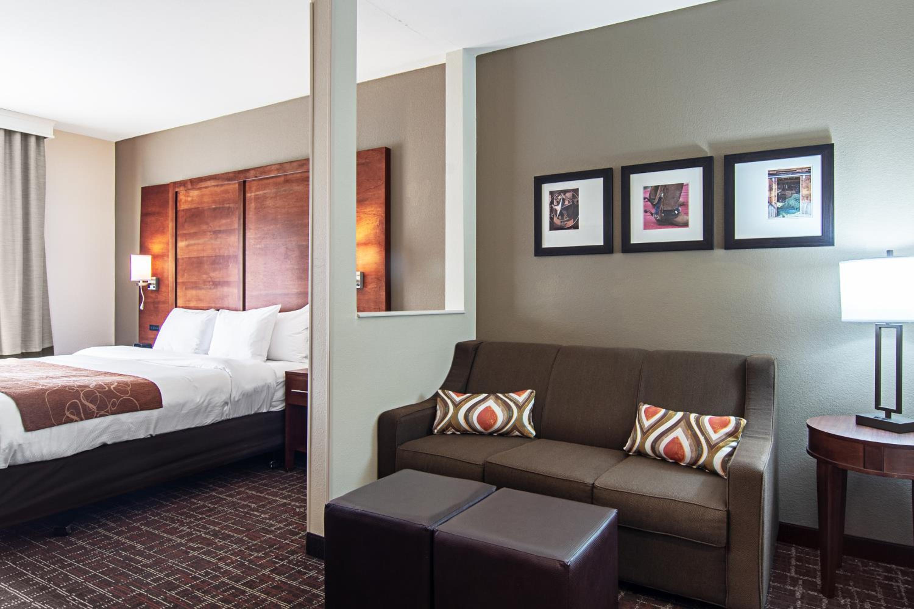 King Suite - Disability Access/Non-Smoking photo 2