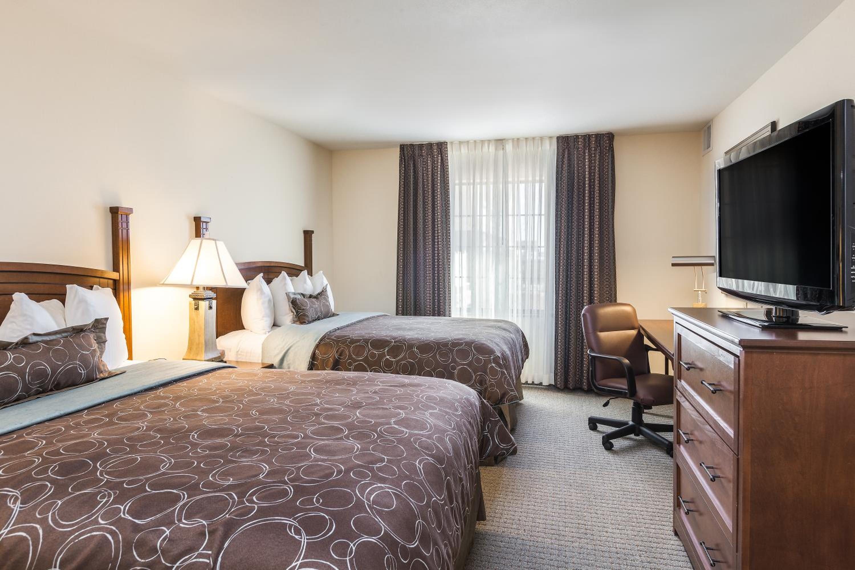 One-Bedroom Suite with Two Queen Beds - Non-Smoking - Photo 1