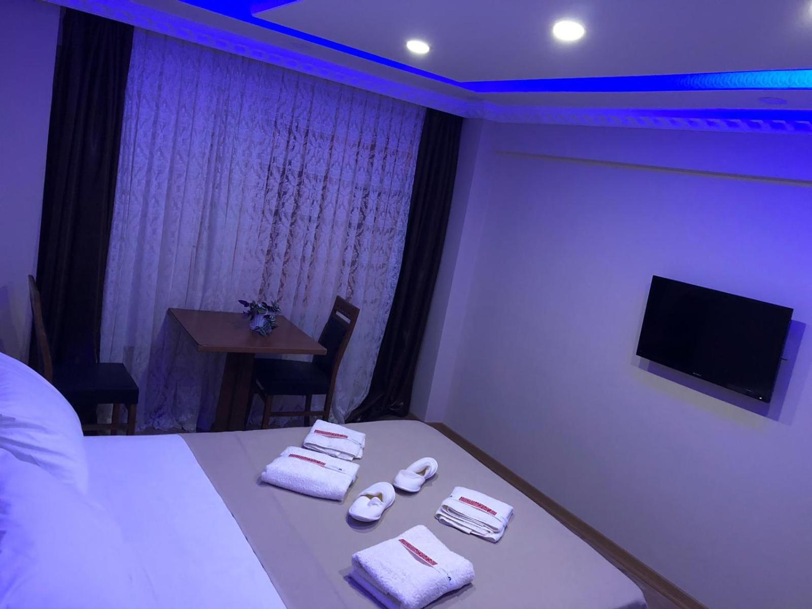 Double Room with Sea View - Photo 10