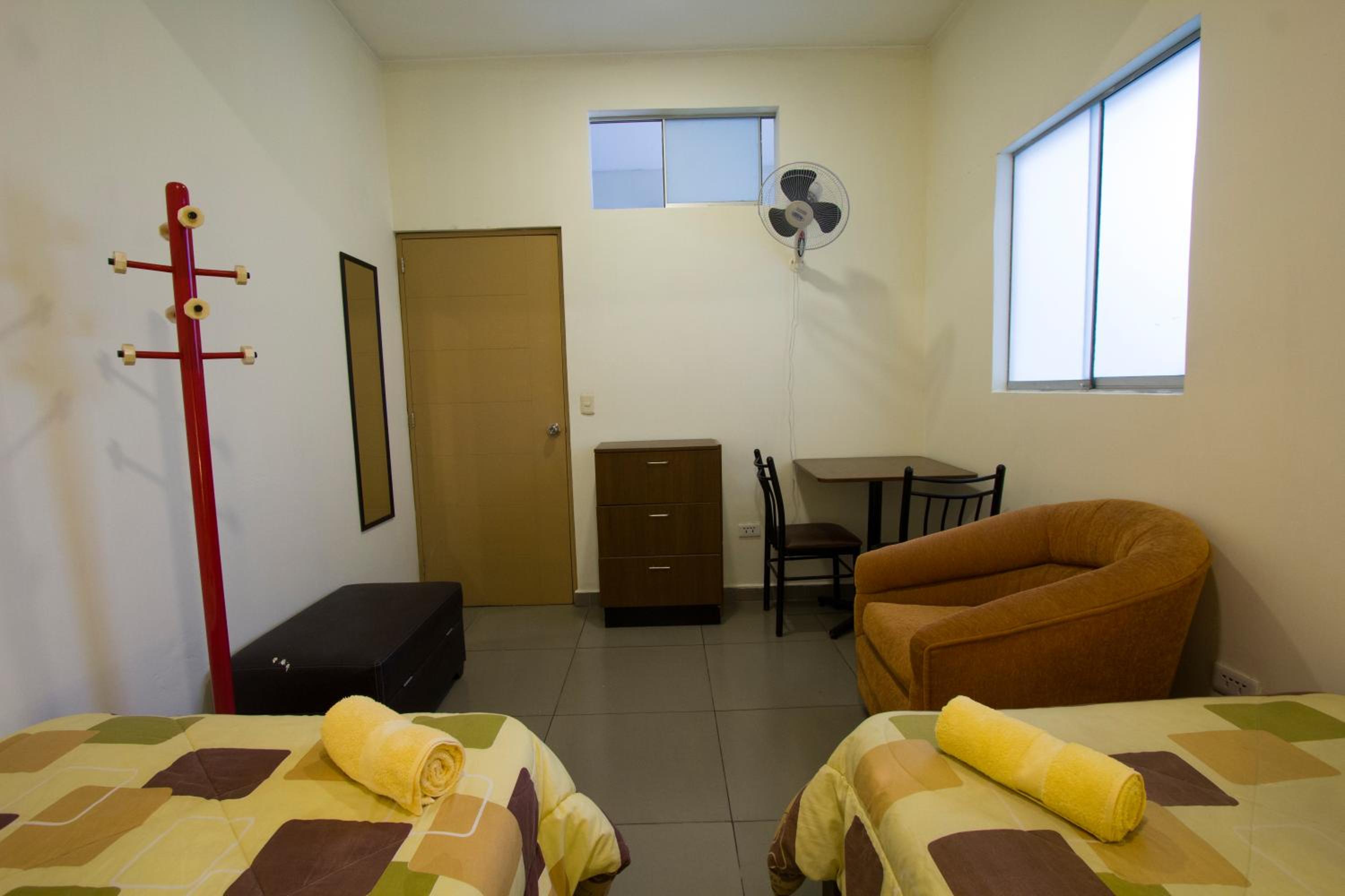 Standard Twin Room with Shared Bathroom photo 3
