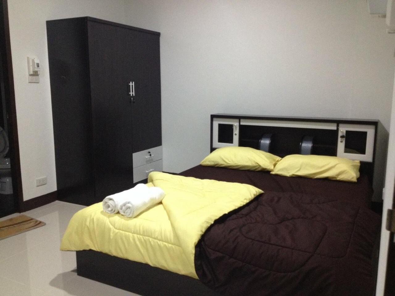 带阳台的公寓