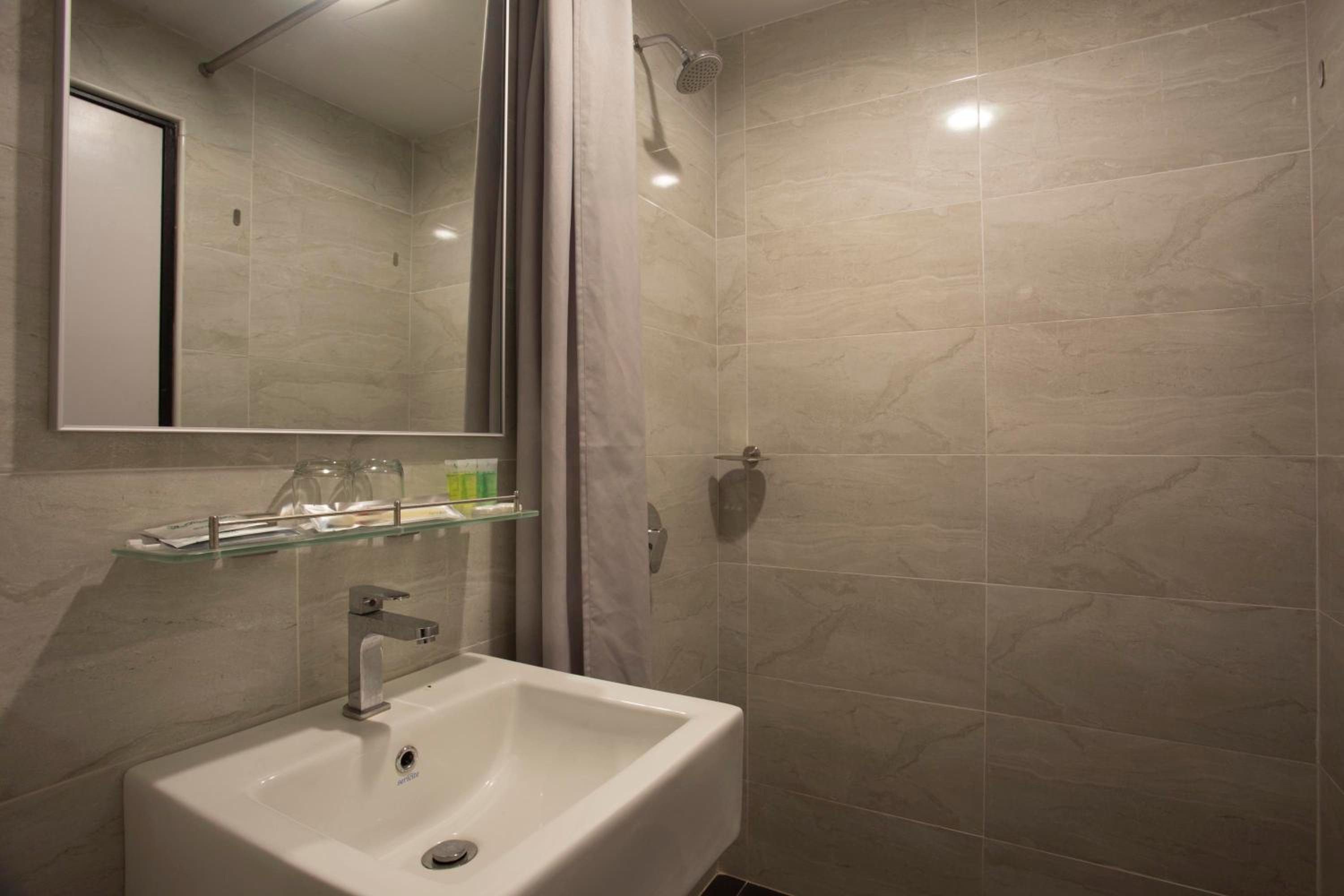 Deluxe King Room photo 2