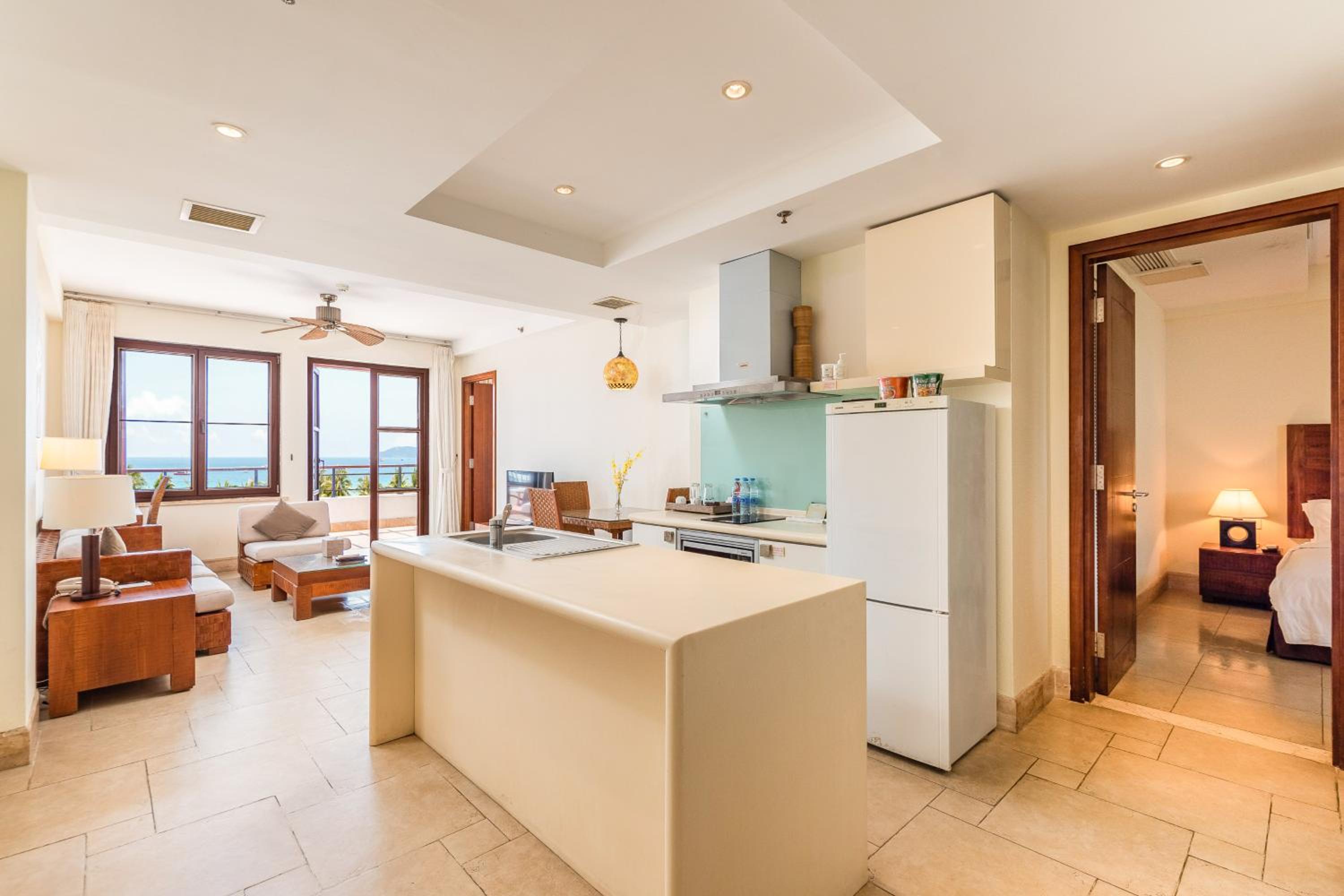 Two-Bedroom Suite With Ocean View And Kitchen & Cooking Ware And Washer/Dryers photo 3