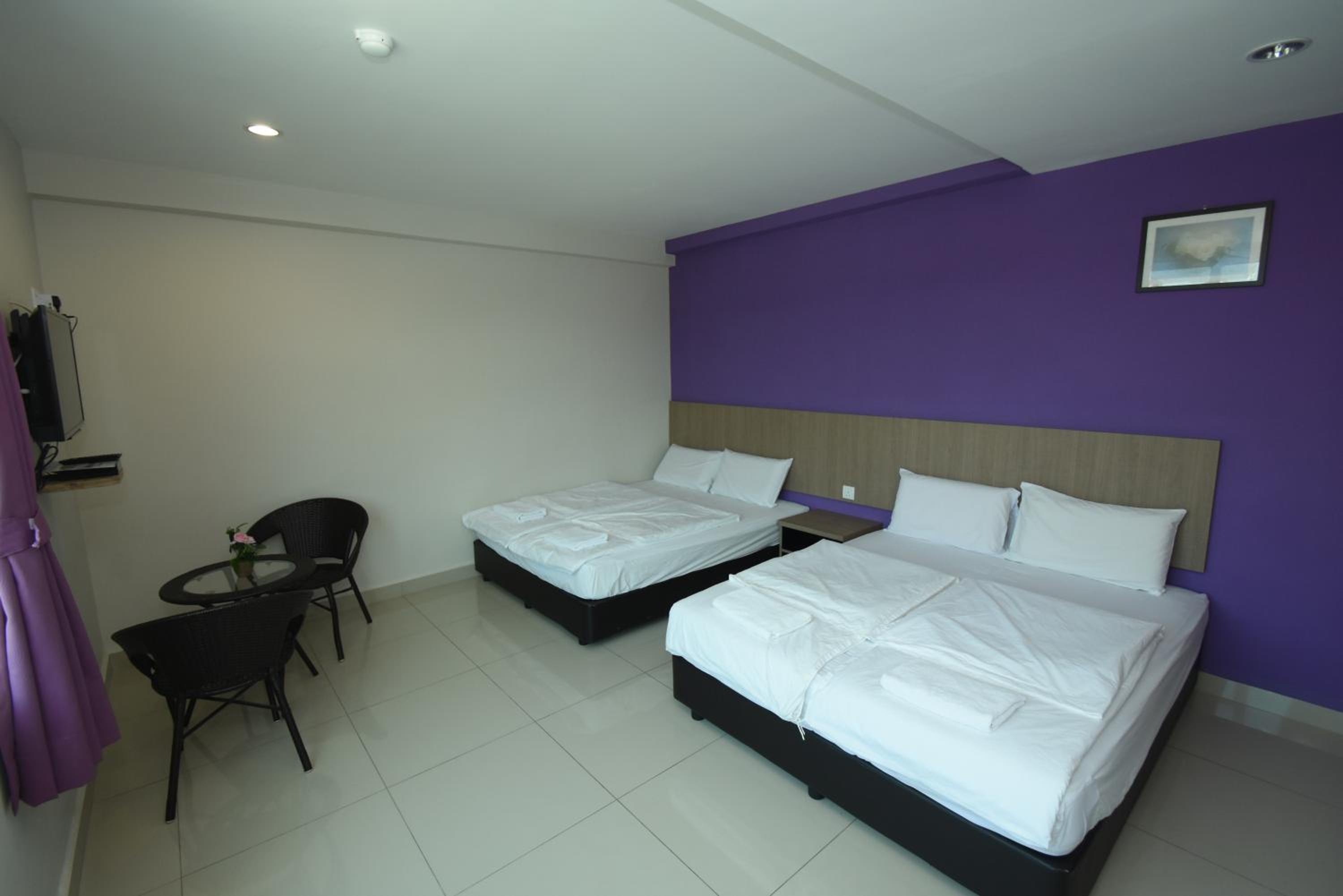 Quadruple Room - Photo 1