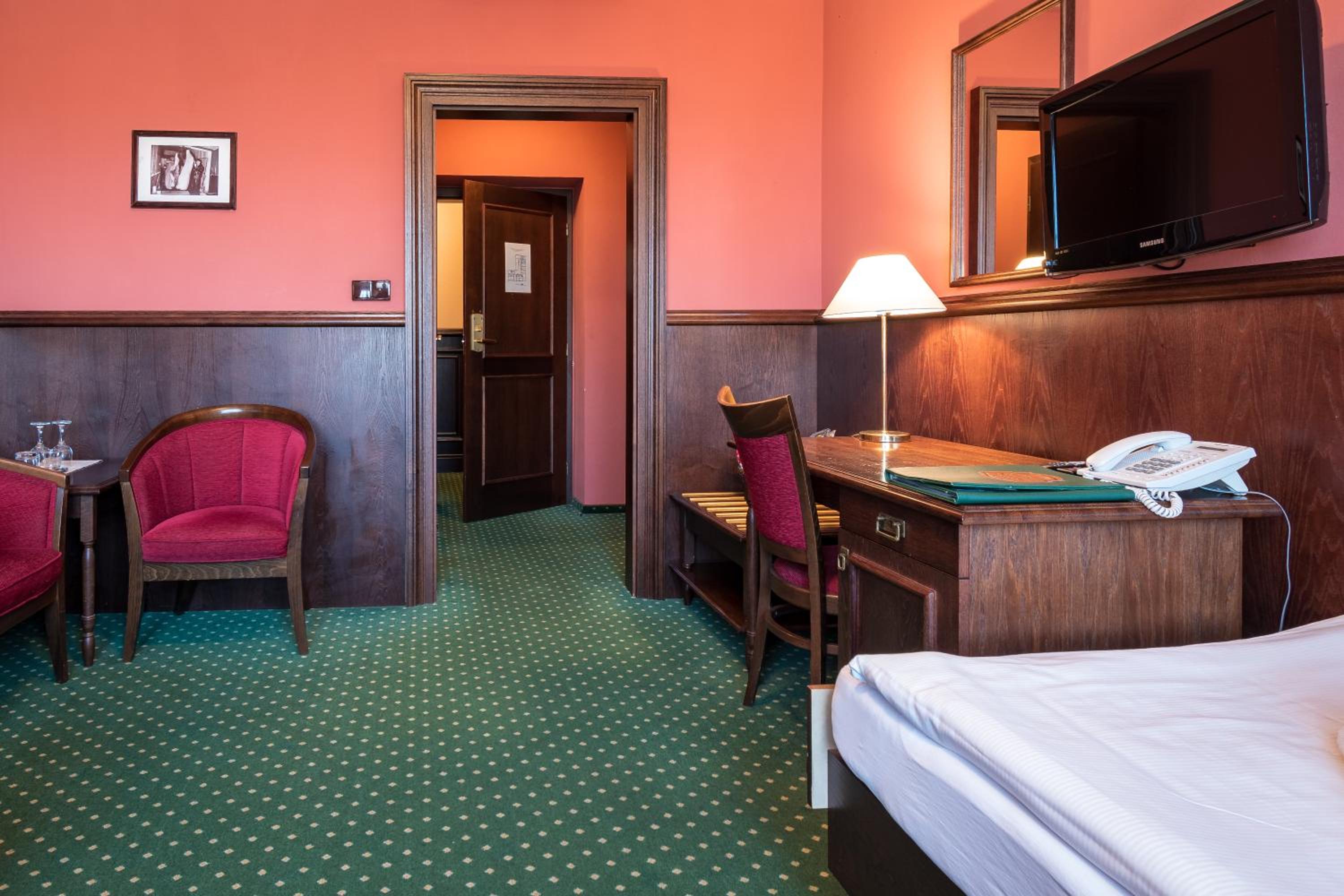 Standard Twin Room photo 3