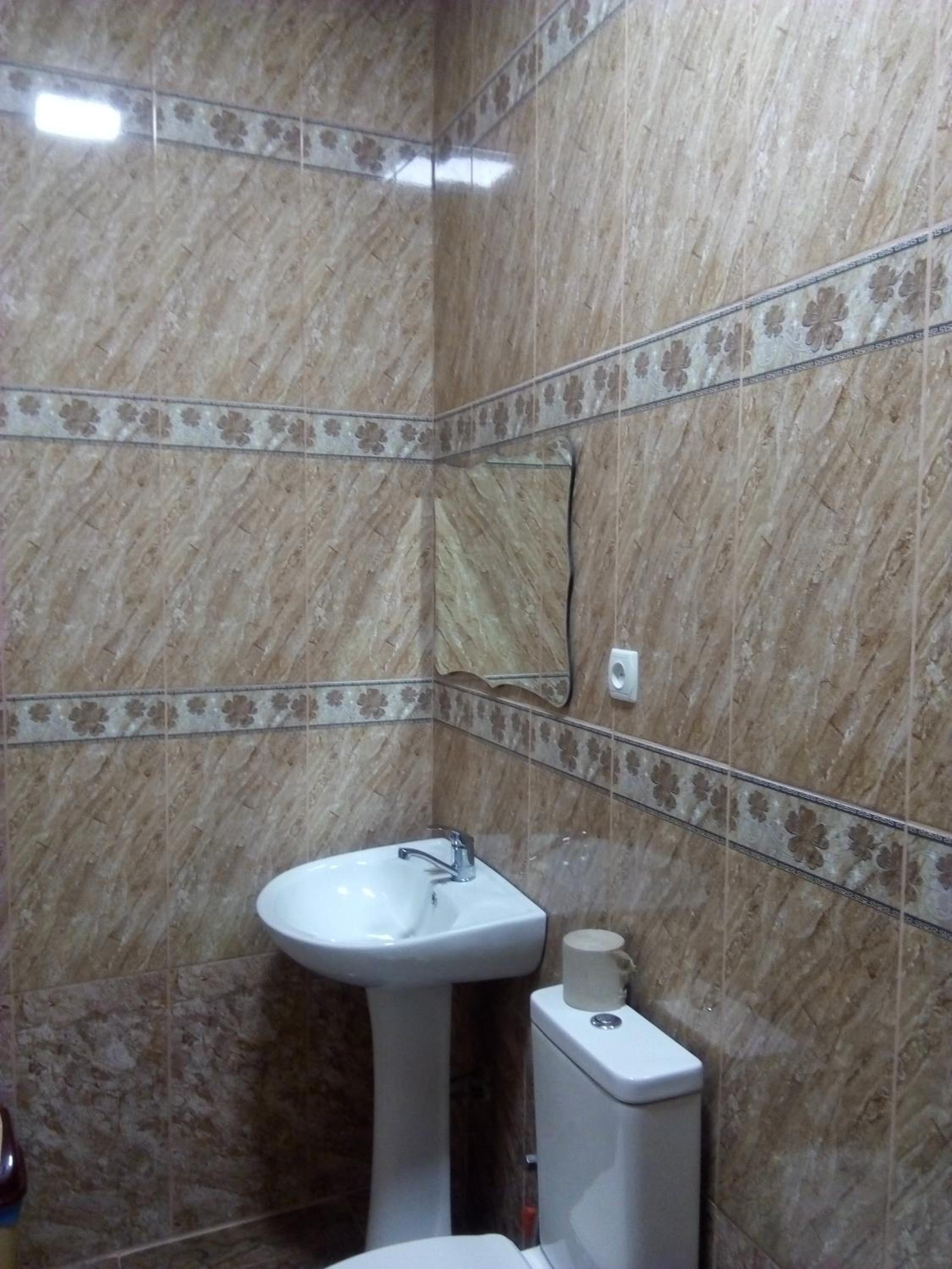 Family Room with Private Bathroom photo 2