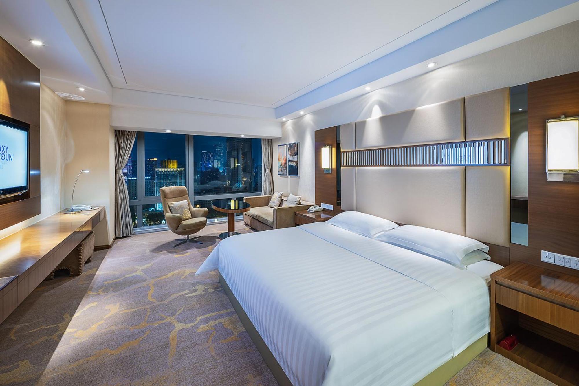 Deluxe King Room with River View photo 1