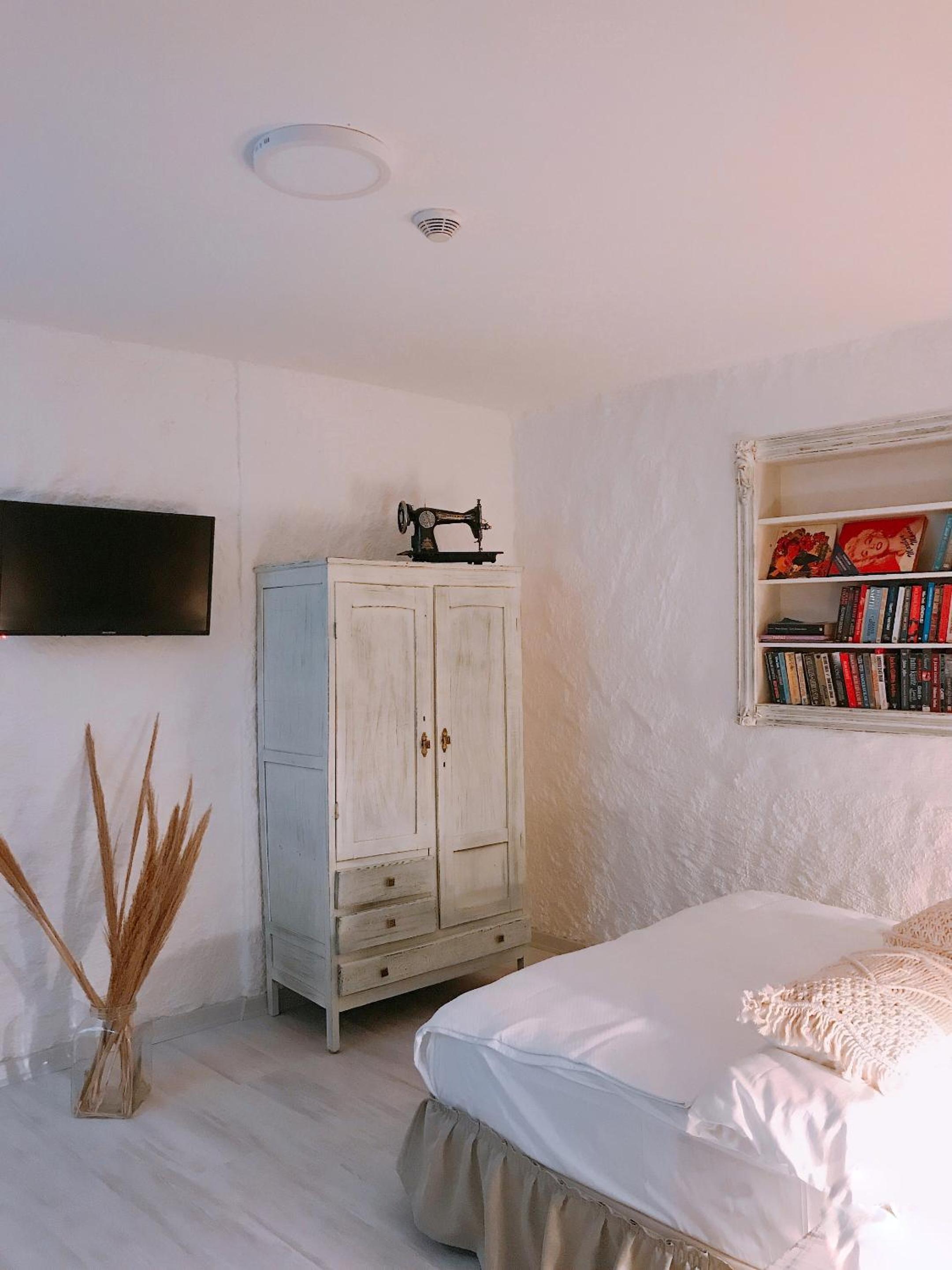 Economy Triple Room