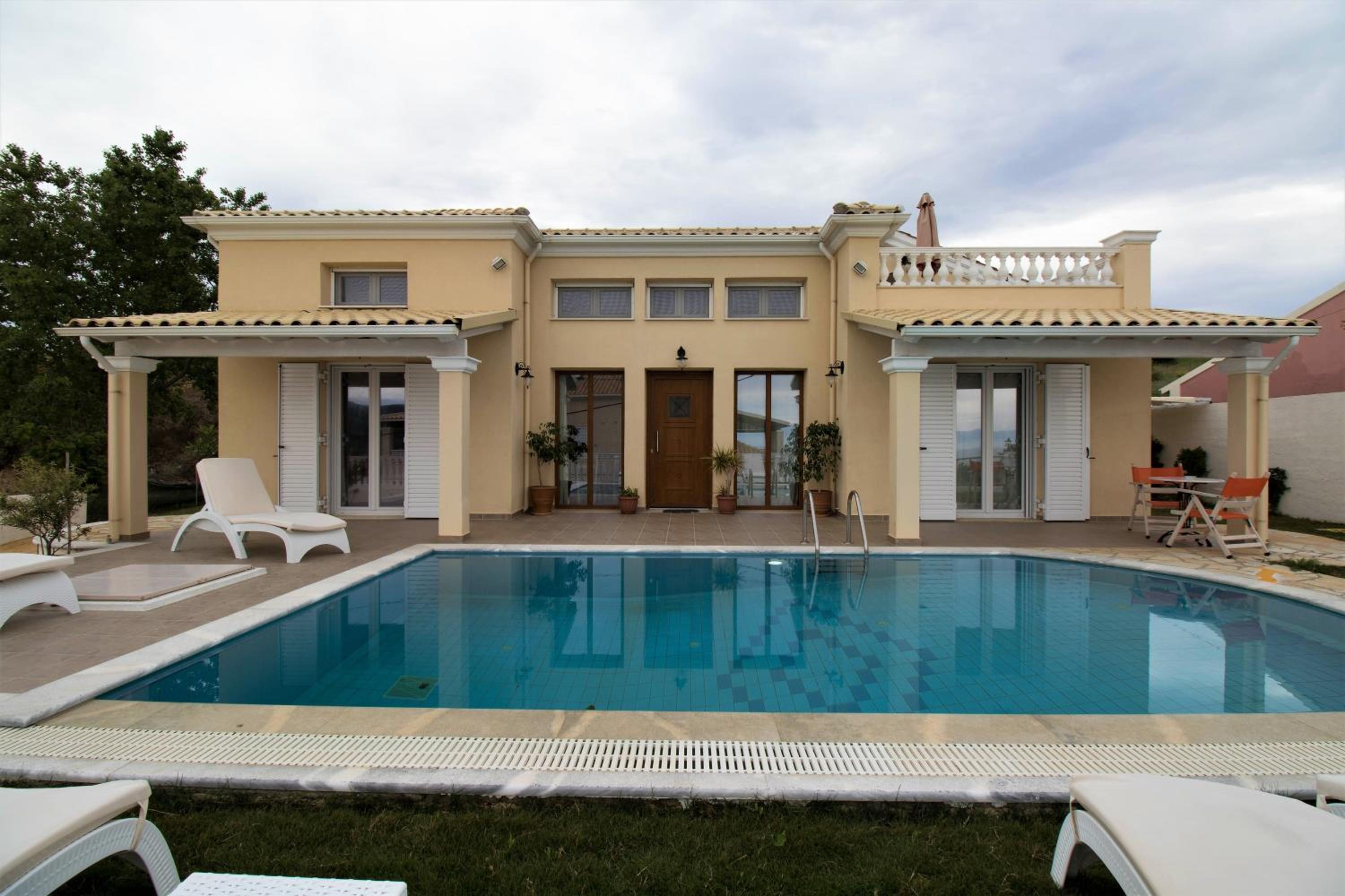 Villa with Private Pool photo 2