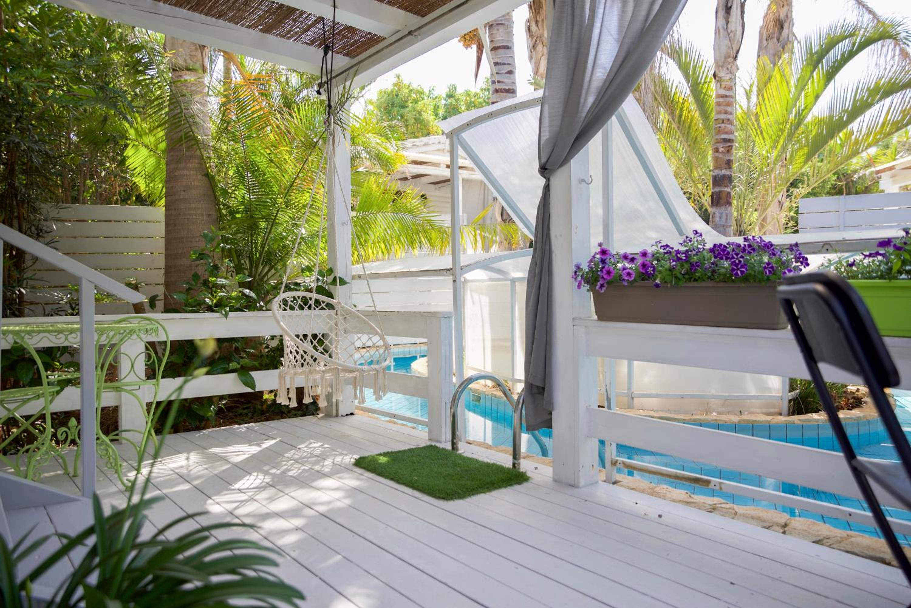 Suite with Balcony - Photo 11
