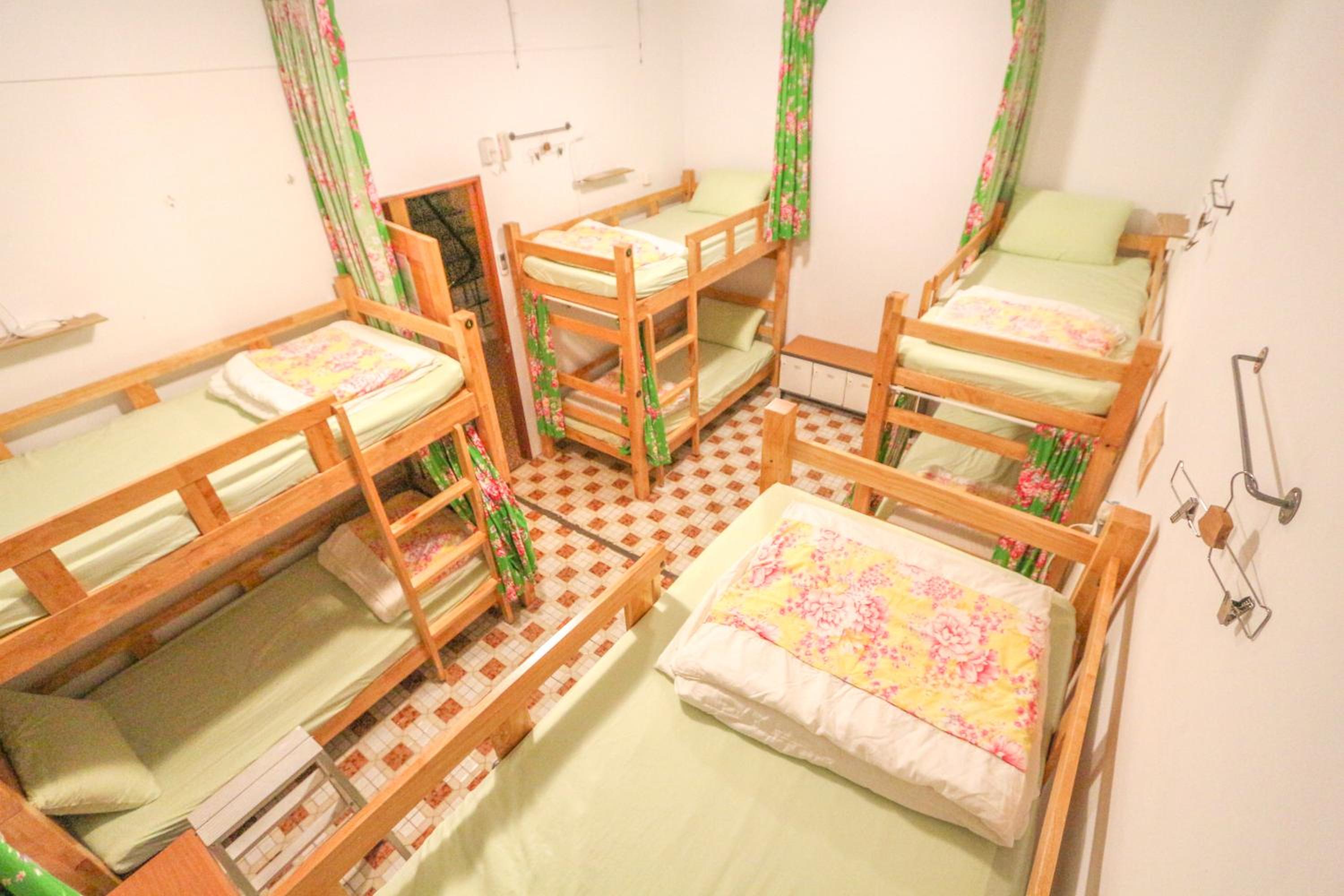 Bed in 8-Bed Mixed Dormitory Room photo 3