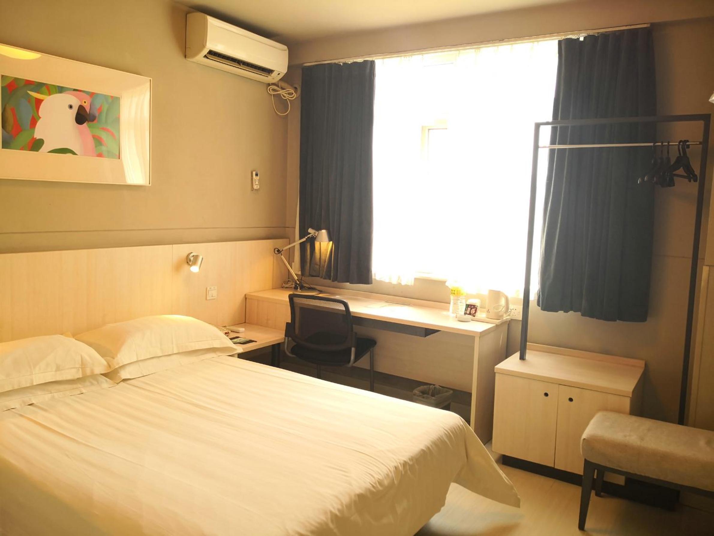 Zero Press Business Room C