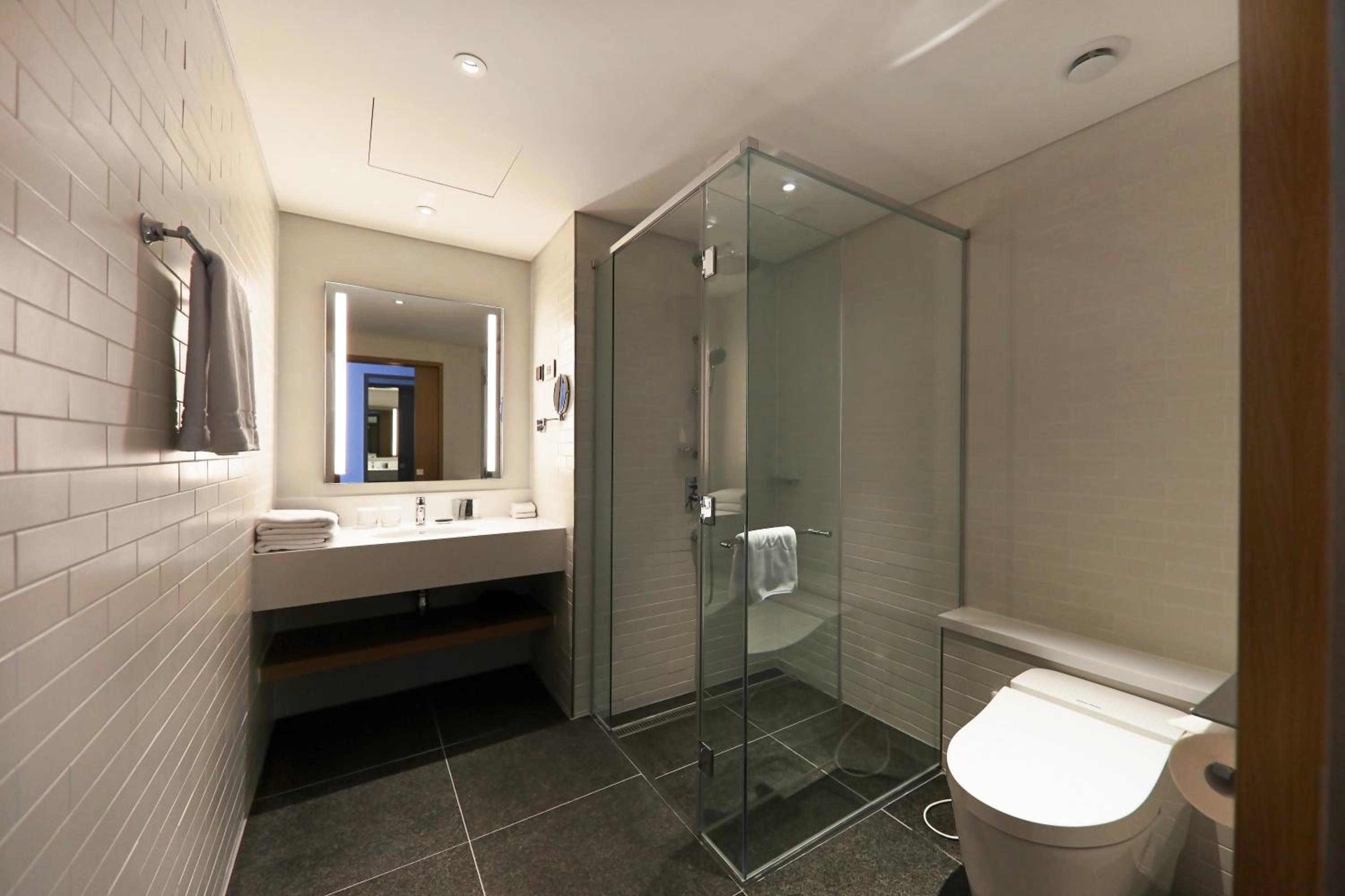 Privilege King Room with Ocean View - Photo 5
