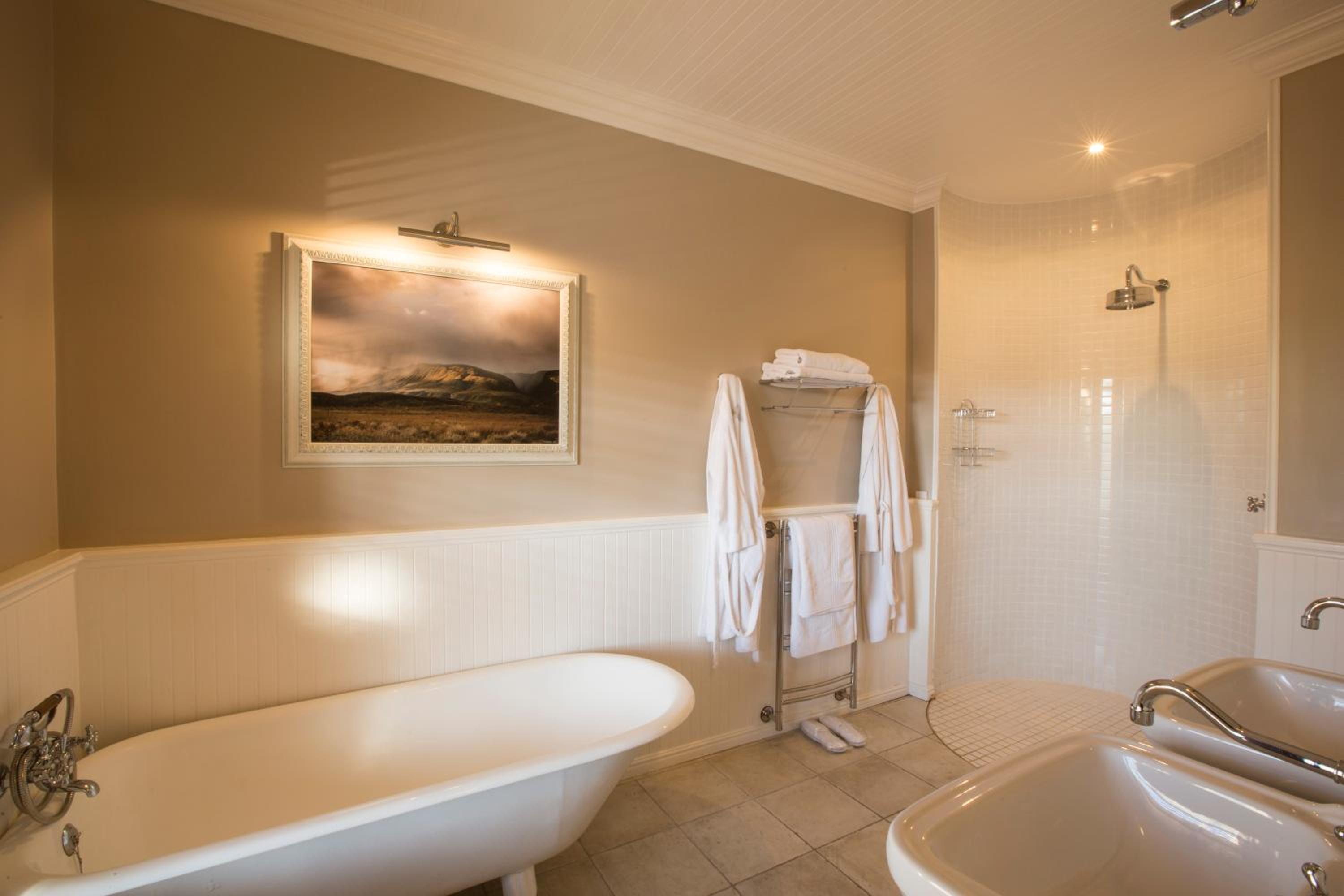 Luxury King or Twin room - Photo 2
