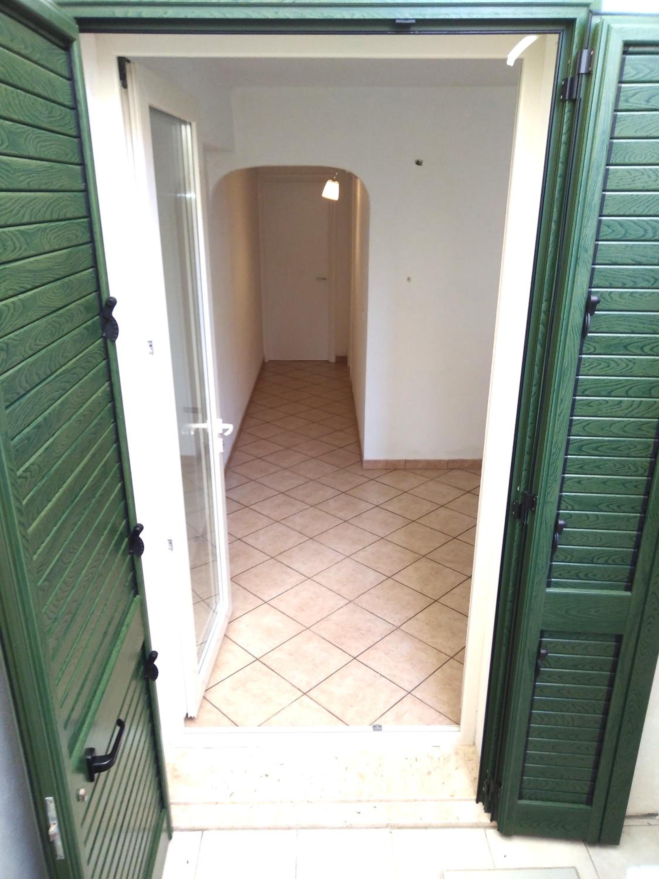 One-Bedroom Apartment - Basement