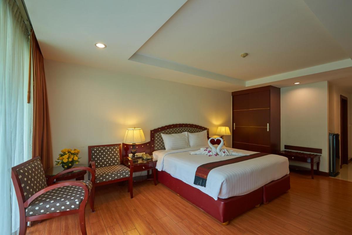 Superior King Room photo 2