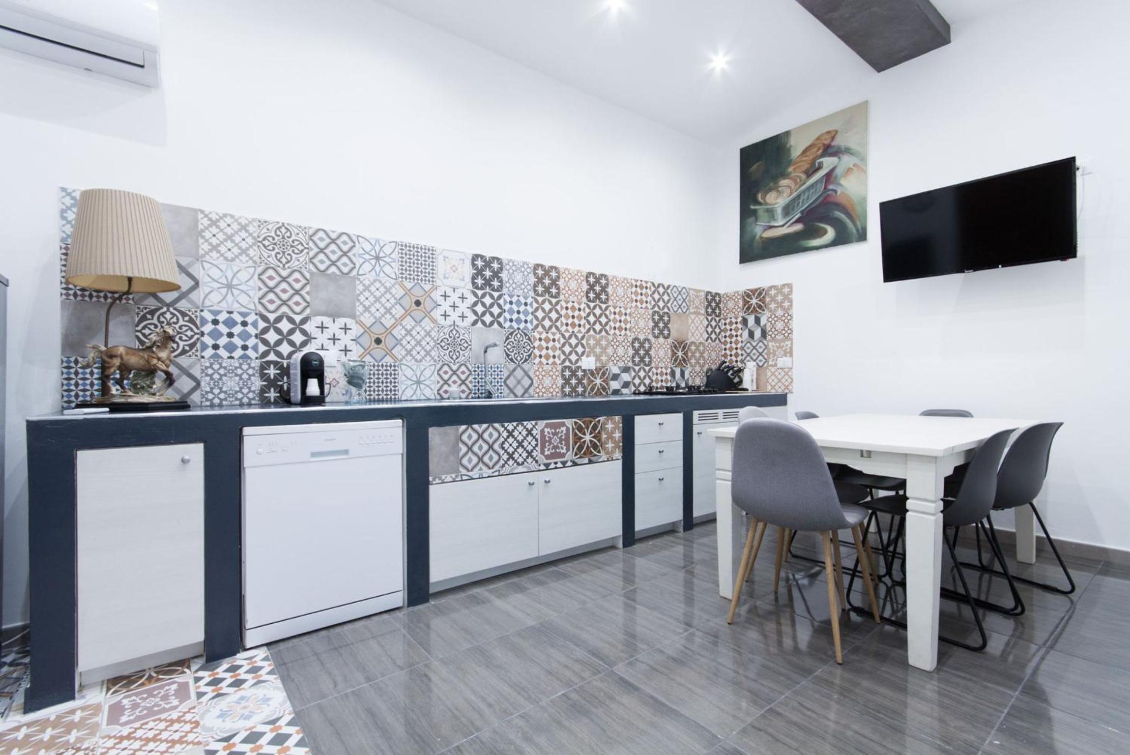 Deluxe Apartment