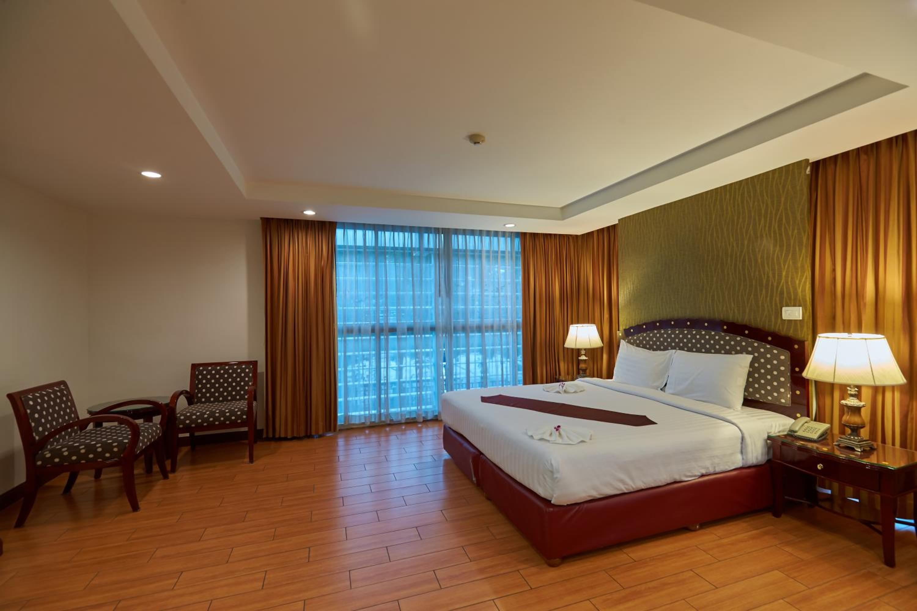 Deluxe King Room photo 3