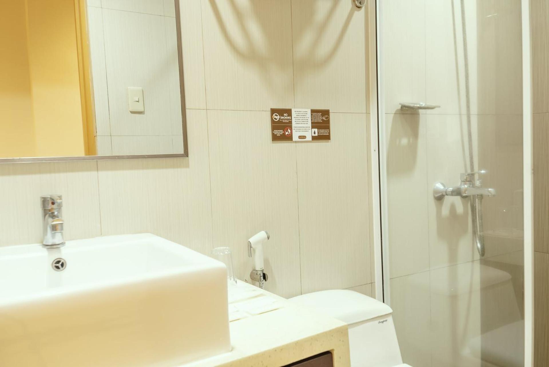 Petite Double Room - Photo 2