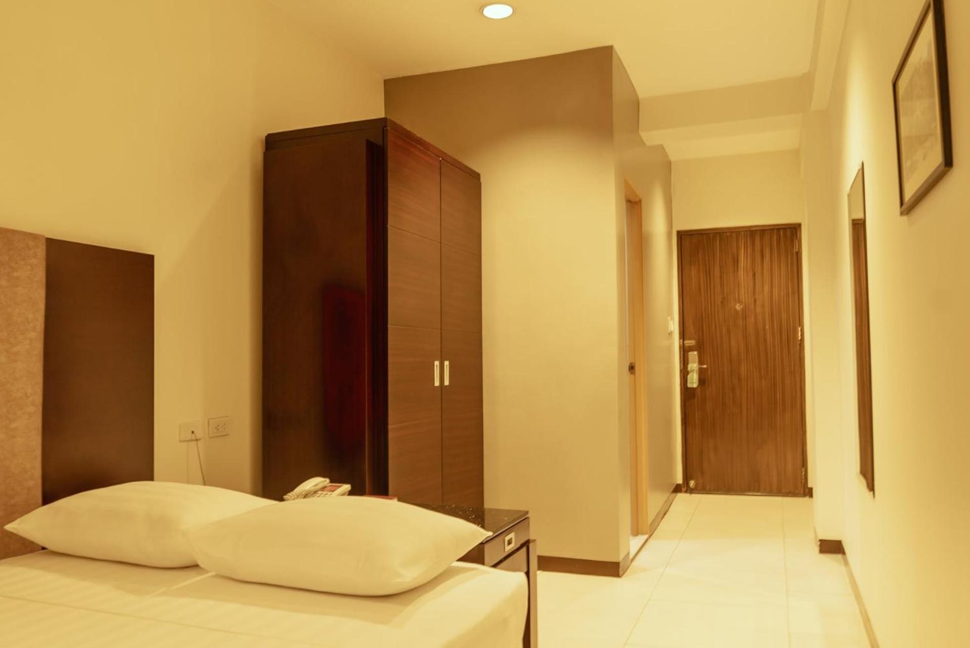 Petite Double Room - Photo 4