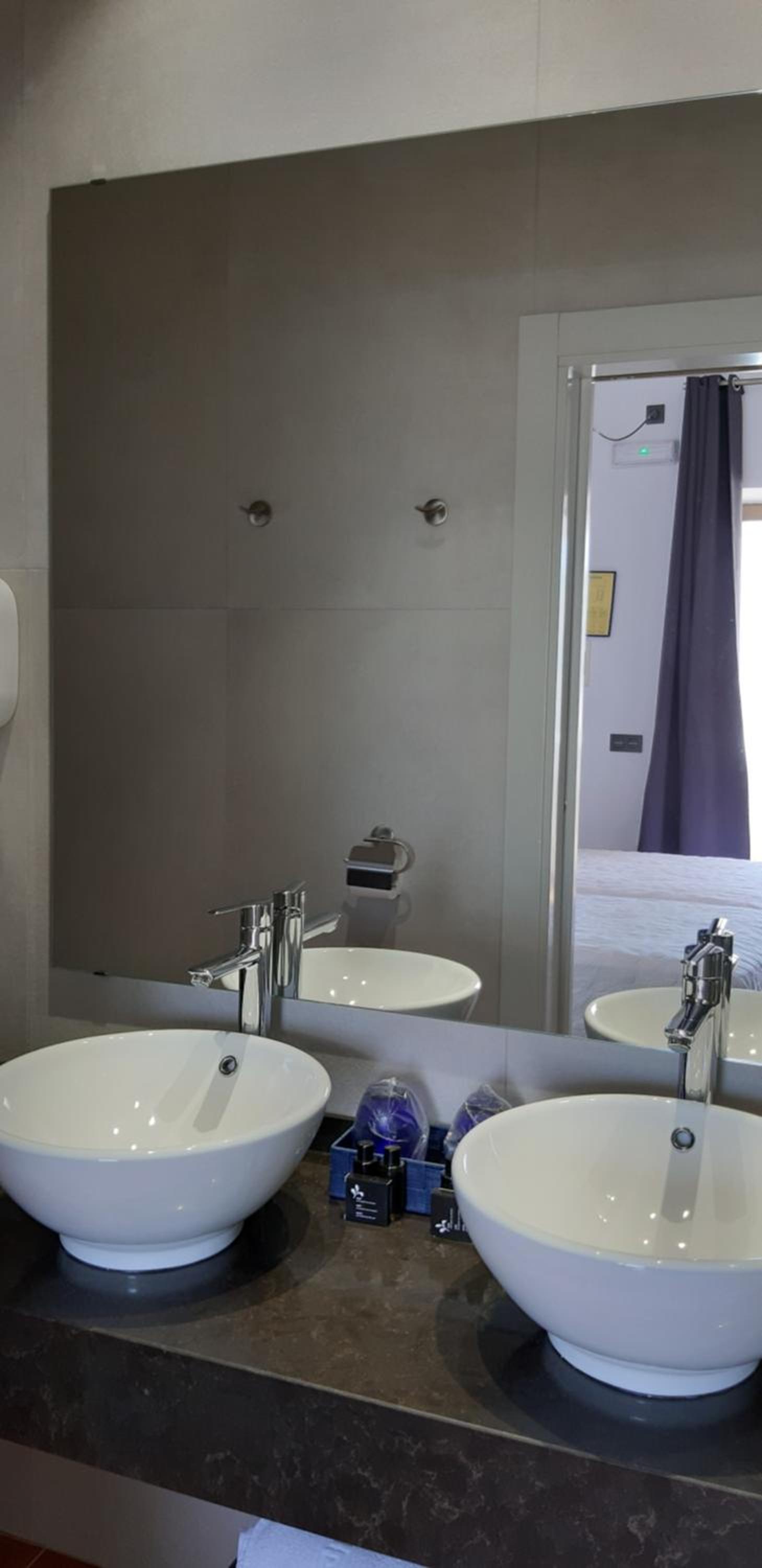 Small Double or Twin Room photo 3