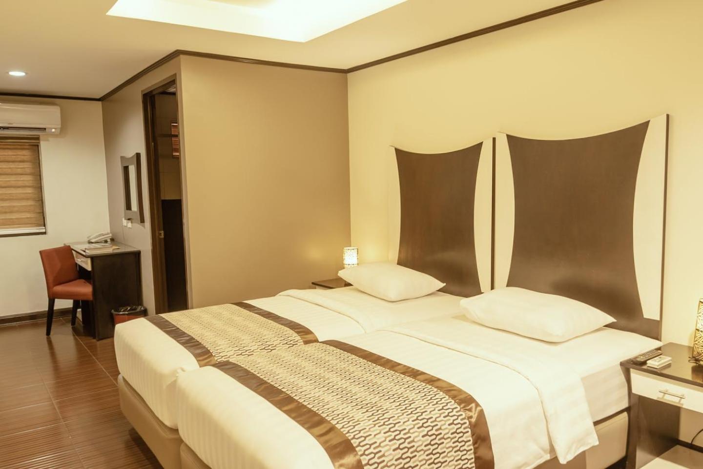 Superior Twin Room - Photo 4