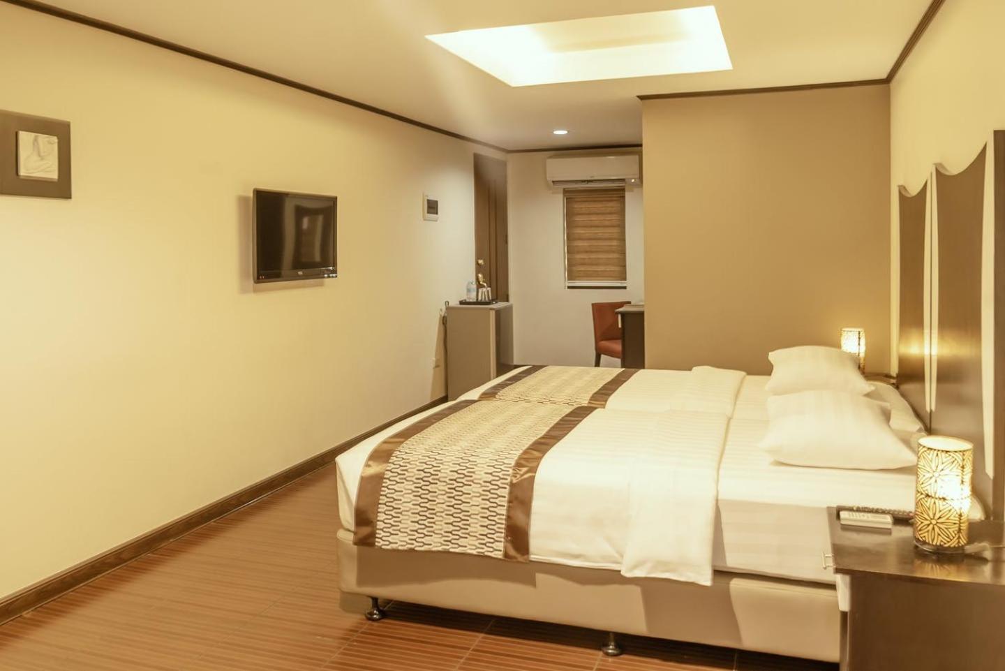 Superior Twin Room - Photo 3