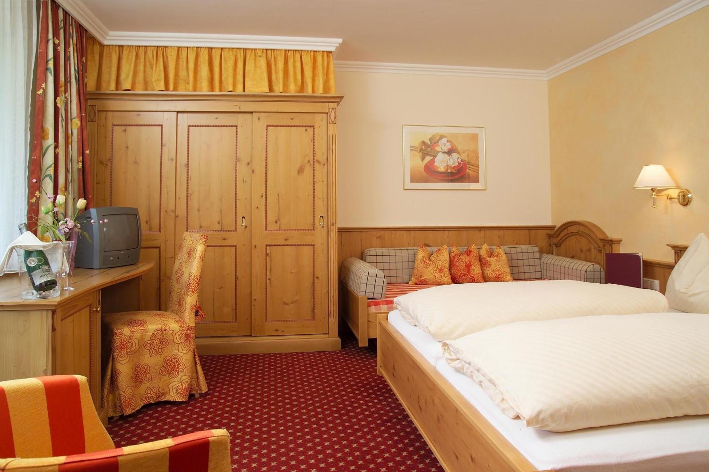 Standard Double Room photo 3