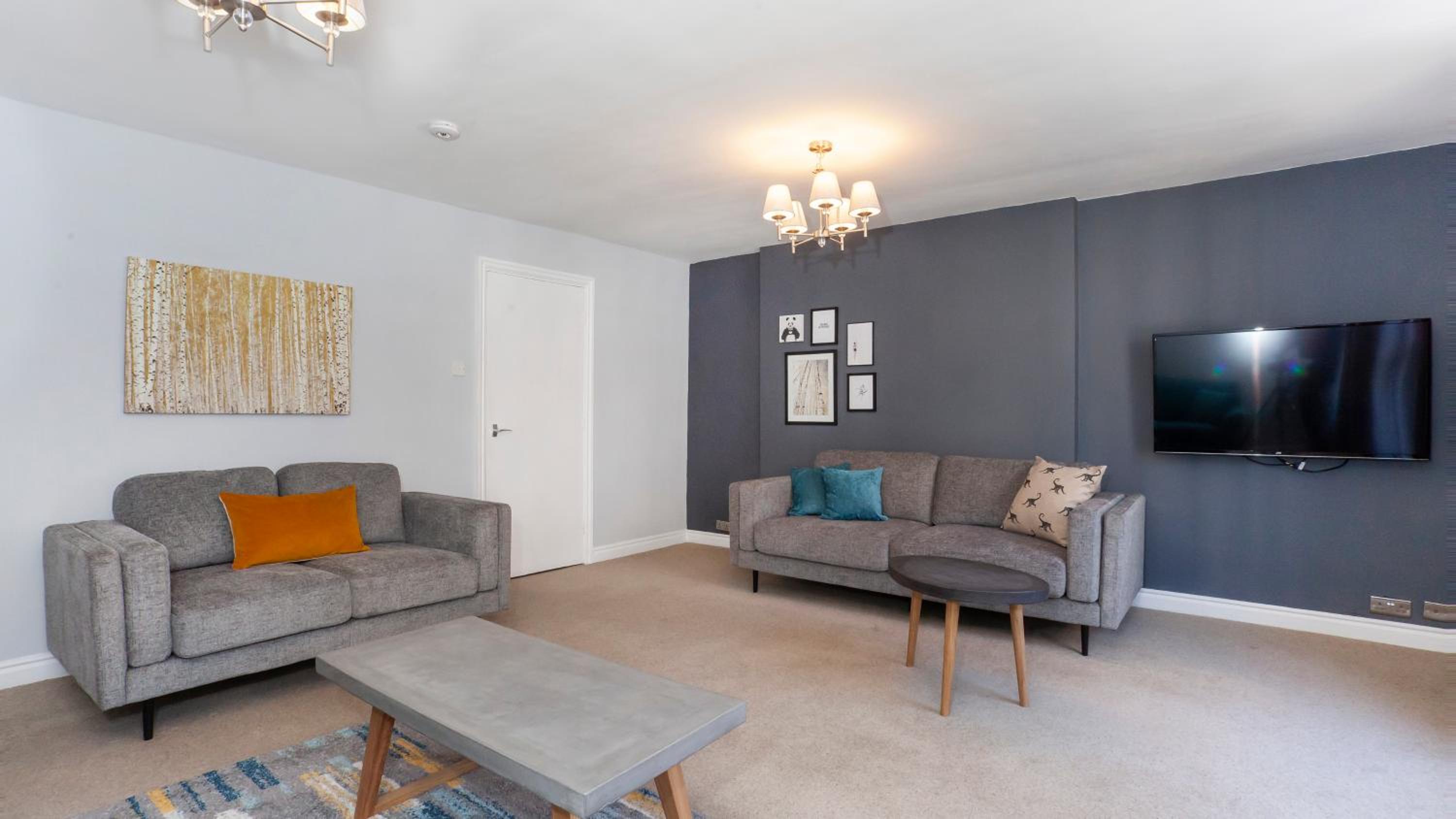 Three-Bedroom Apartment - Photo 17