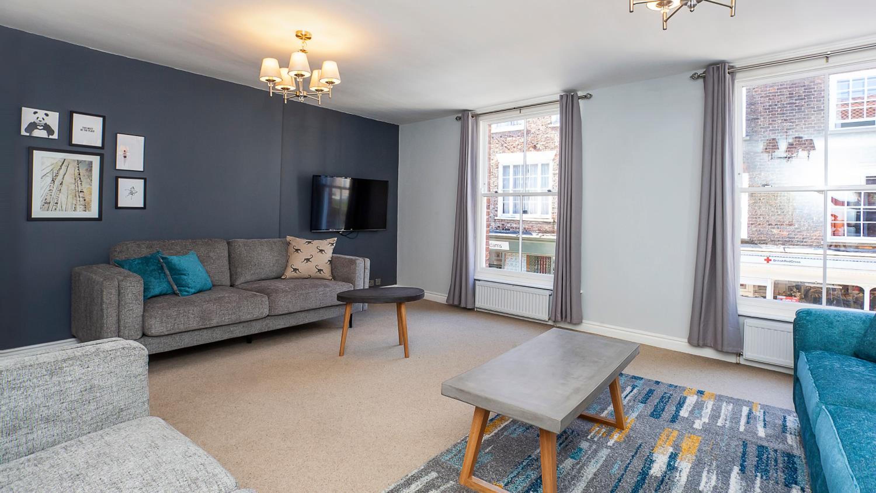 Three-Bedroom Apartment - Photo 1