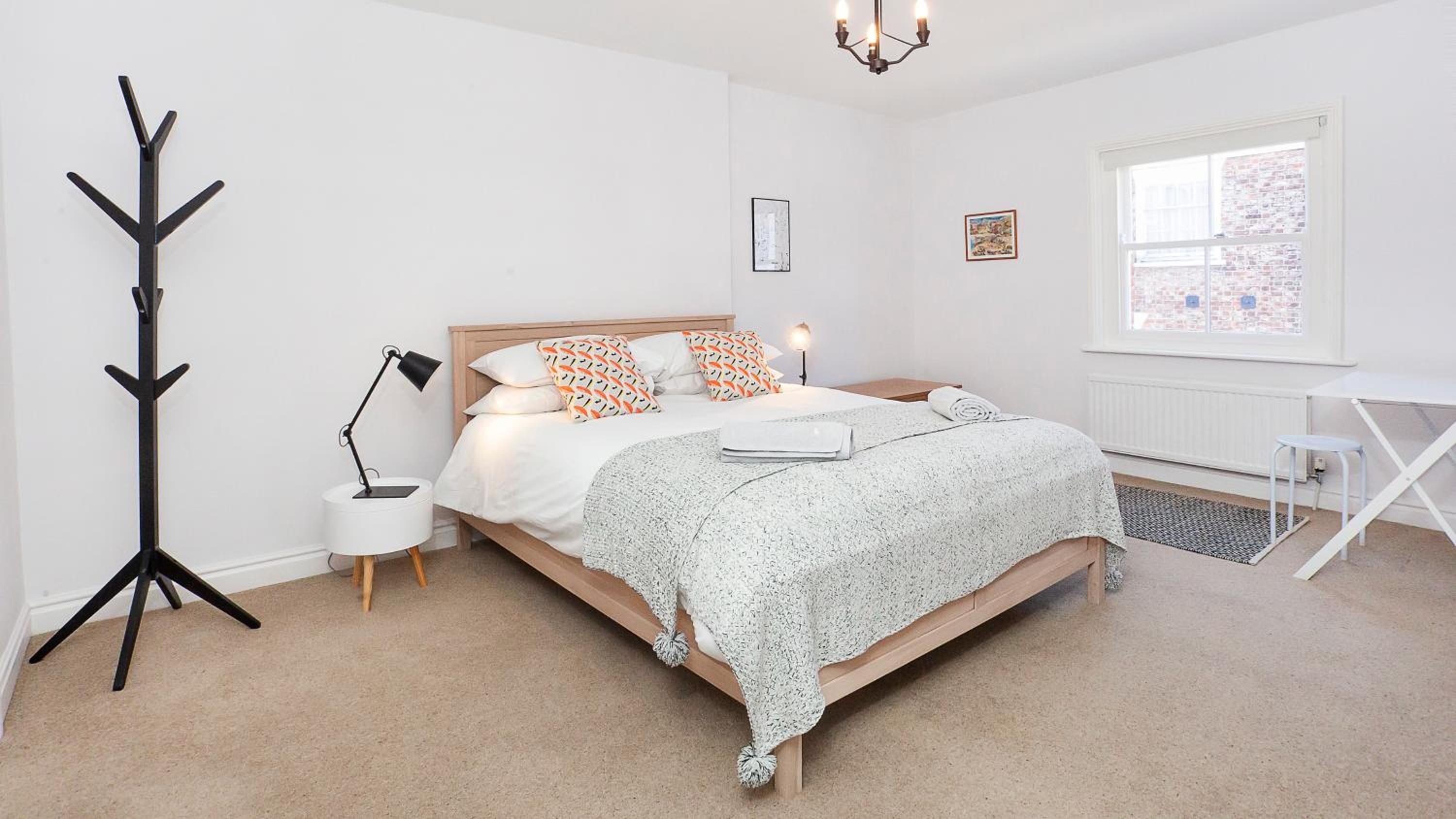 Three-Bedroom Apartment - Photo 9