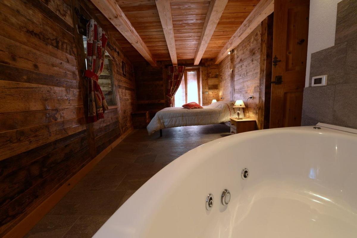 Two-Bedroom Apartment with Spa Bath photo 1