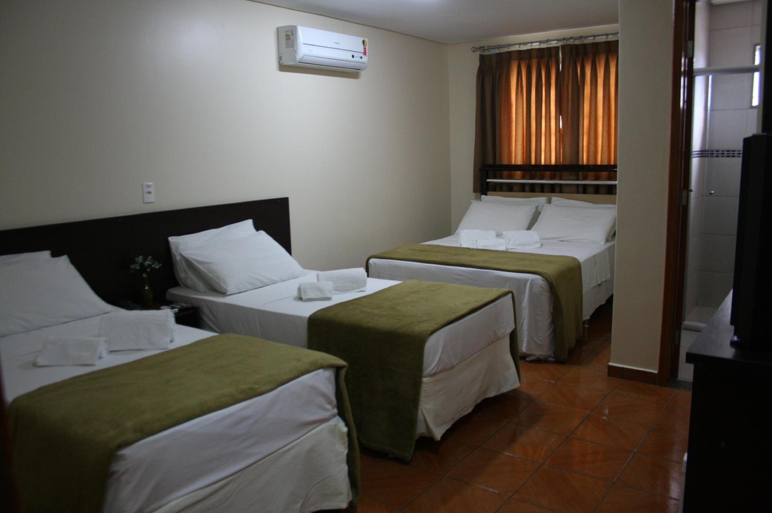 Pinheiros Hotel — Superior Family Room